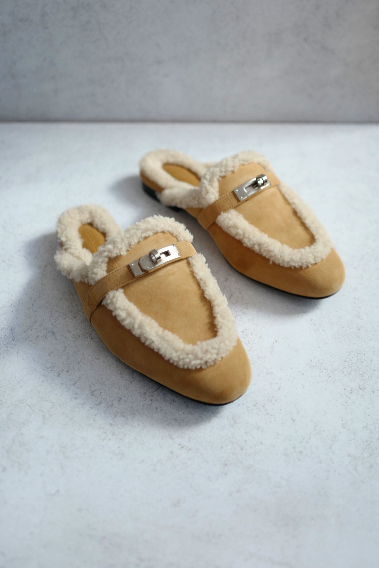 BNIB Hermes Oz Mule Shearling Miel / Ecru Suede Palladium Hardware size 38