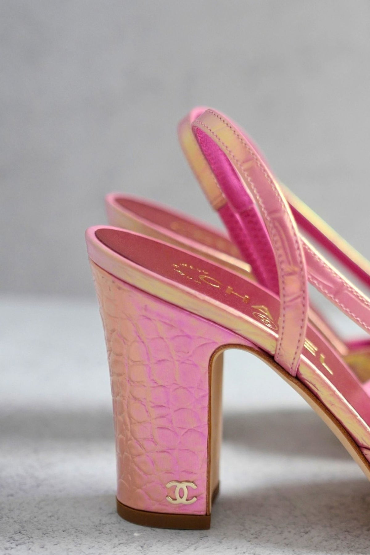 Chanel 26K Matthieu Blazy's Sling Backs Croc Embossed Calfskin Pink Size 38