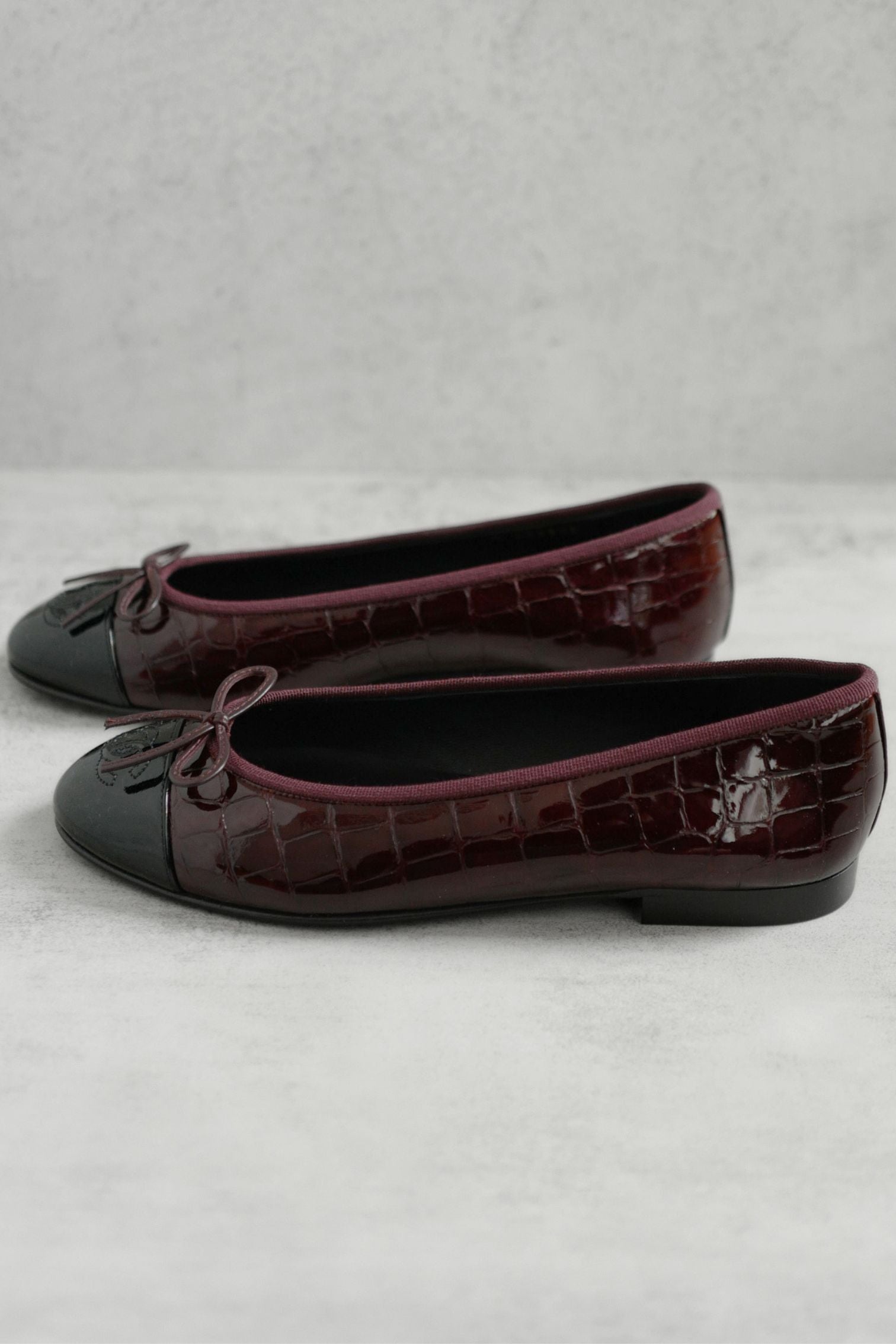 Chanel 26A Ballet Flats Croc Embossed Patent Calfskin Burgundy Black Size 38.5