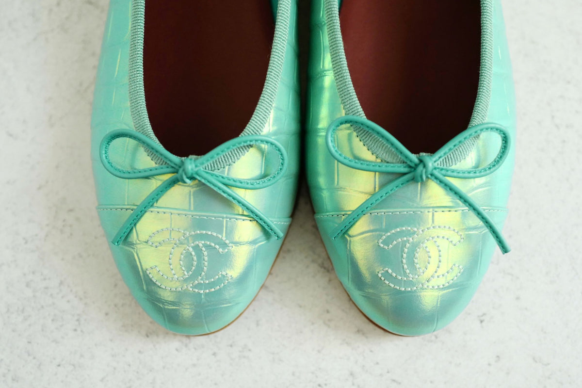 NEW Chanel 26K Ballet Flats Crocodile Embossed Calfskin Turquoise Blue Size 37C