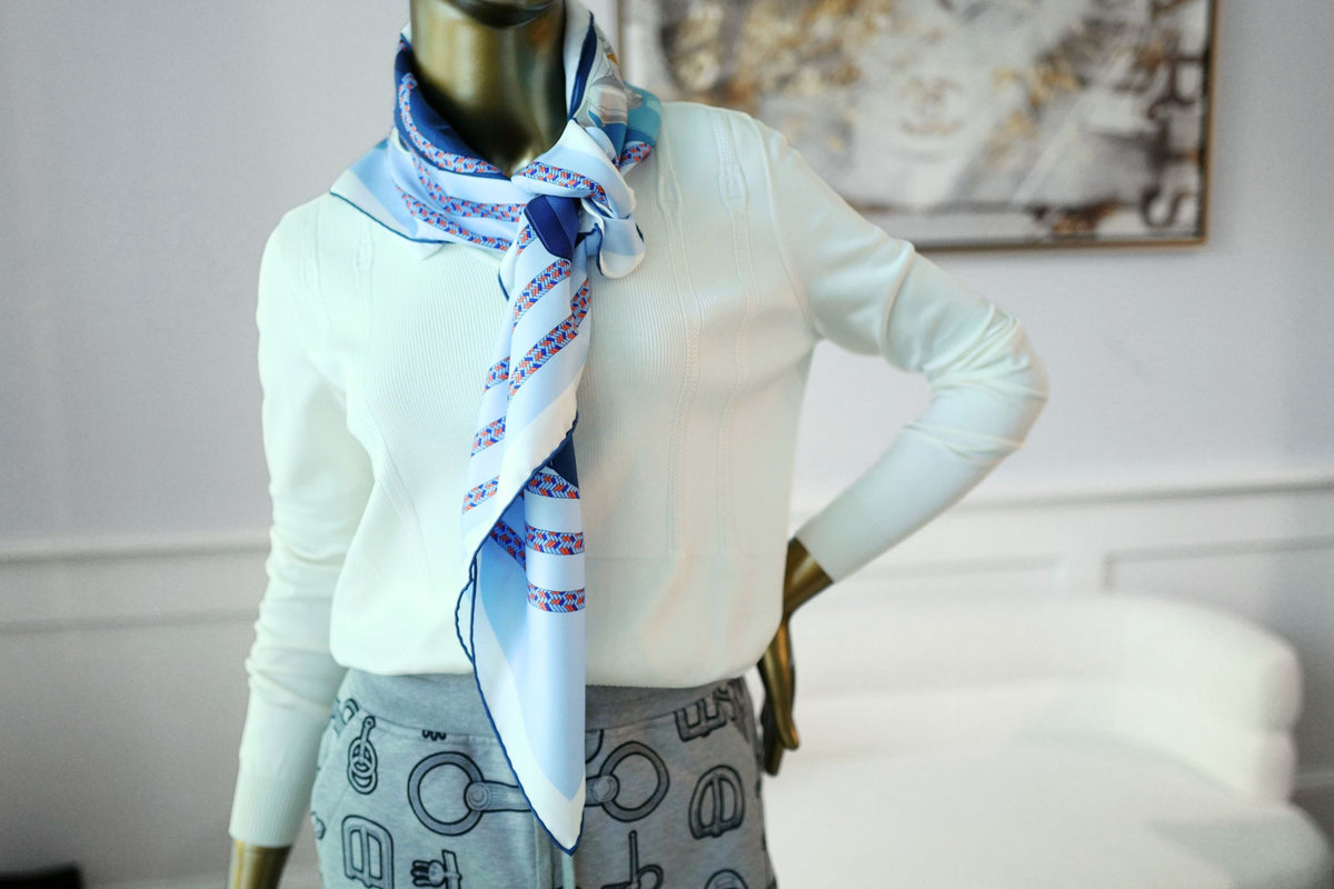 Hermes Derby 2000 Scarf 90 Bleu Ciel / Marine / Vieux Rose 100% Silk