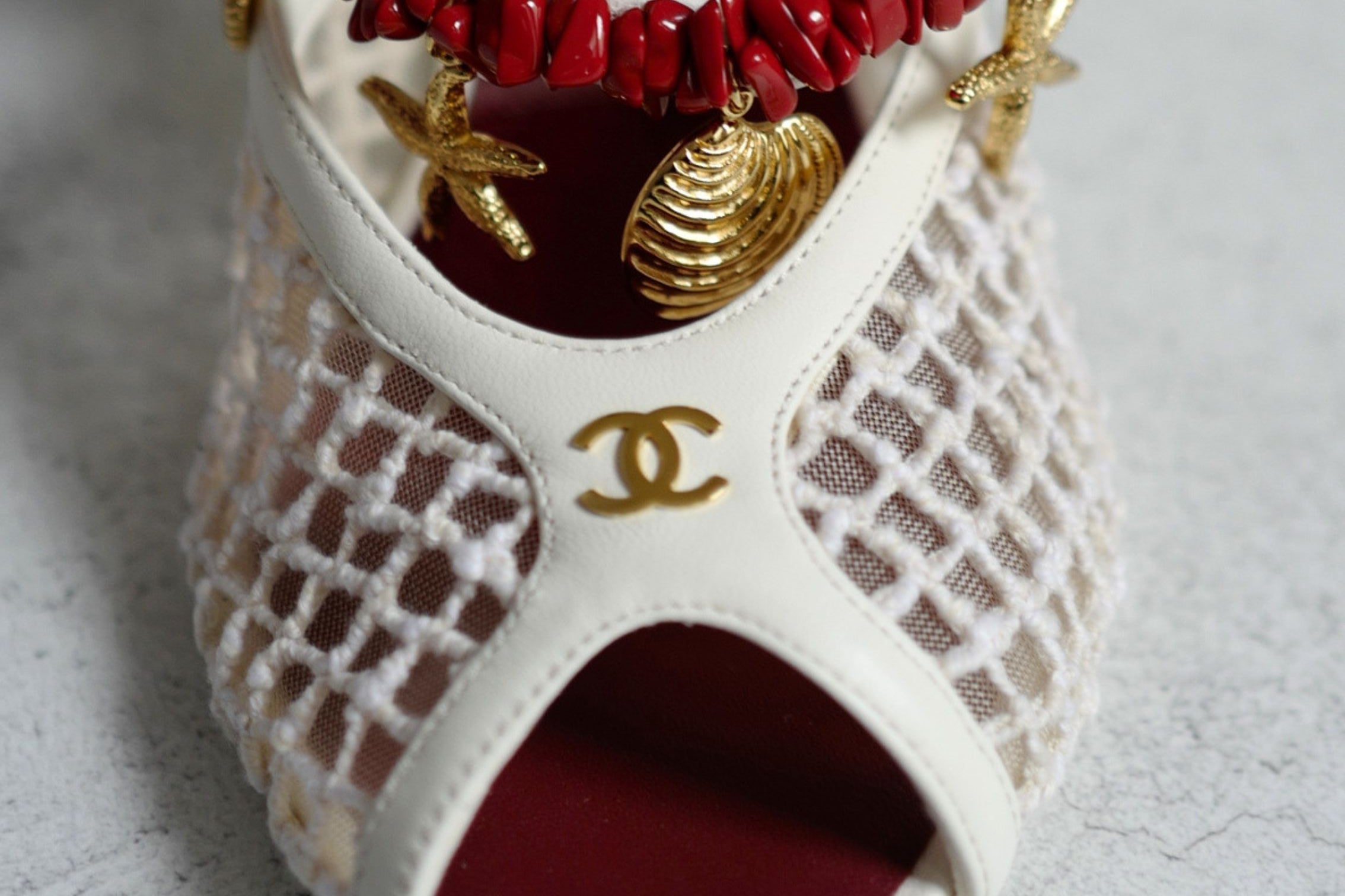 Chanel 26M Coco Beach Mules Ivory Mesh/Cotton/Lambskin/Resin/Metal Size 38