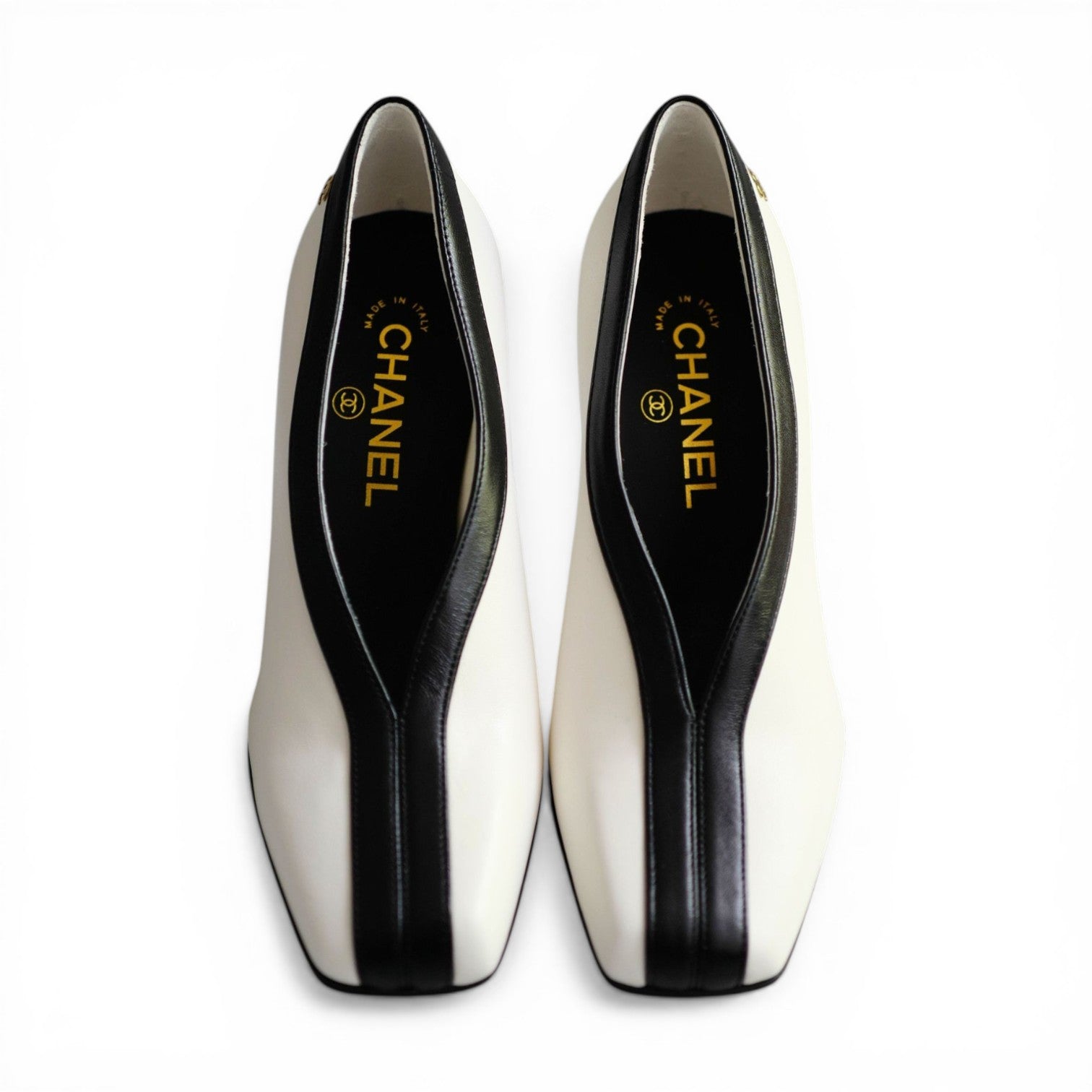 Chanel 26S Pumps Matthieu Blazy's White Lambskin Size 36.5c