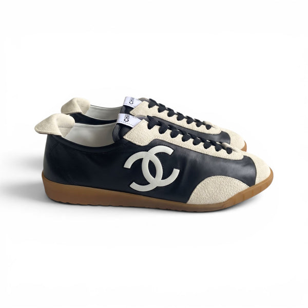 NEW Chanel 26P Sneakers Black White Calfskin Embossed Suede Size 39