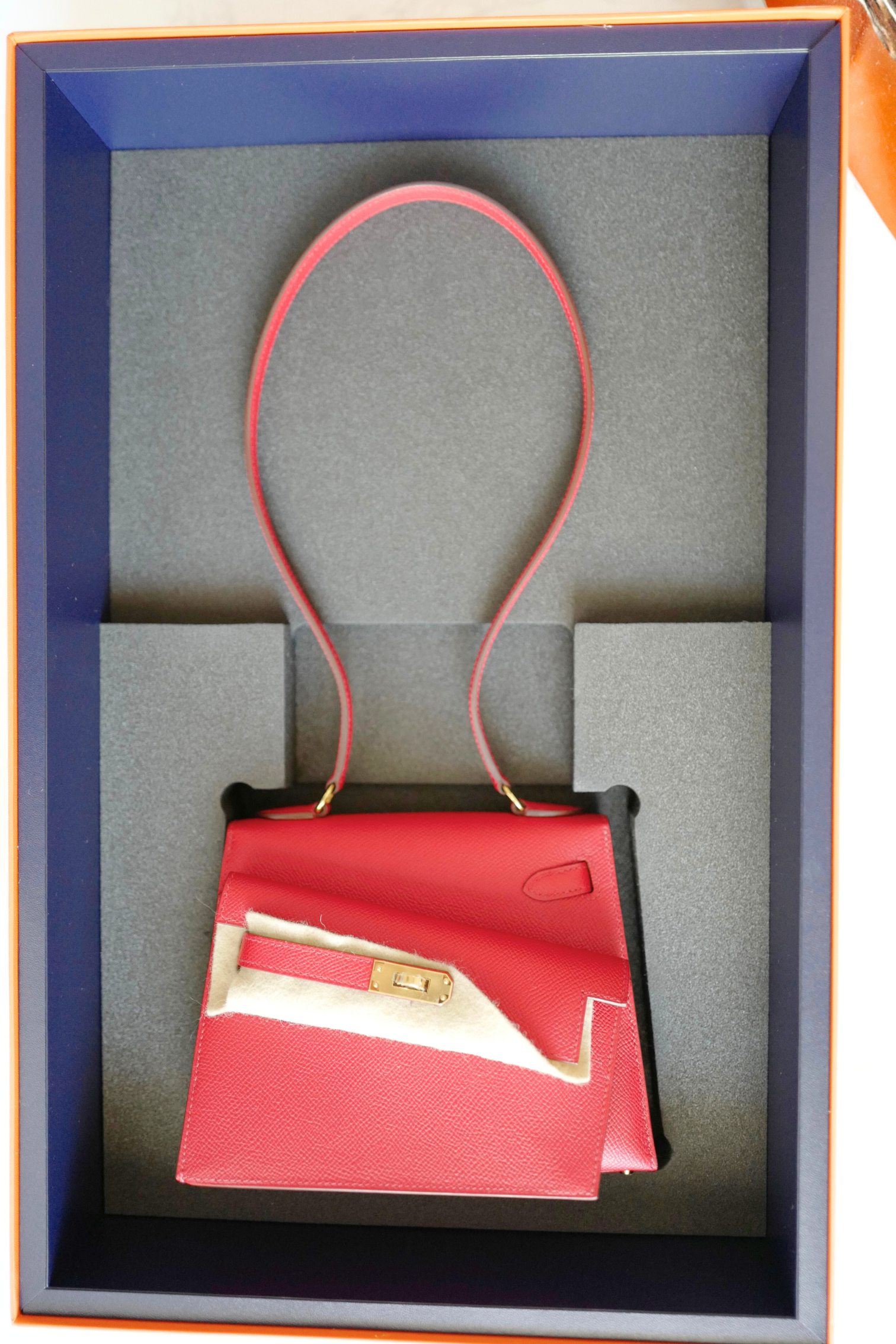 BNIB Hermès Kelly Désordre 20 Bag Rouge Pigment Epsom Leather with Gold Hardware