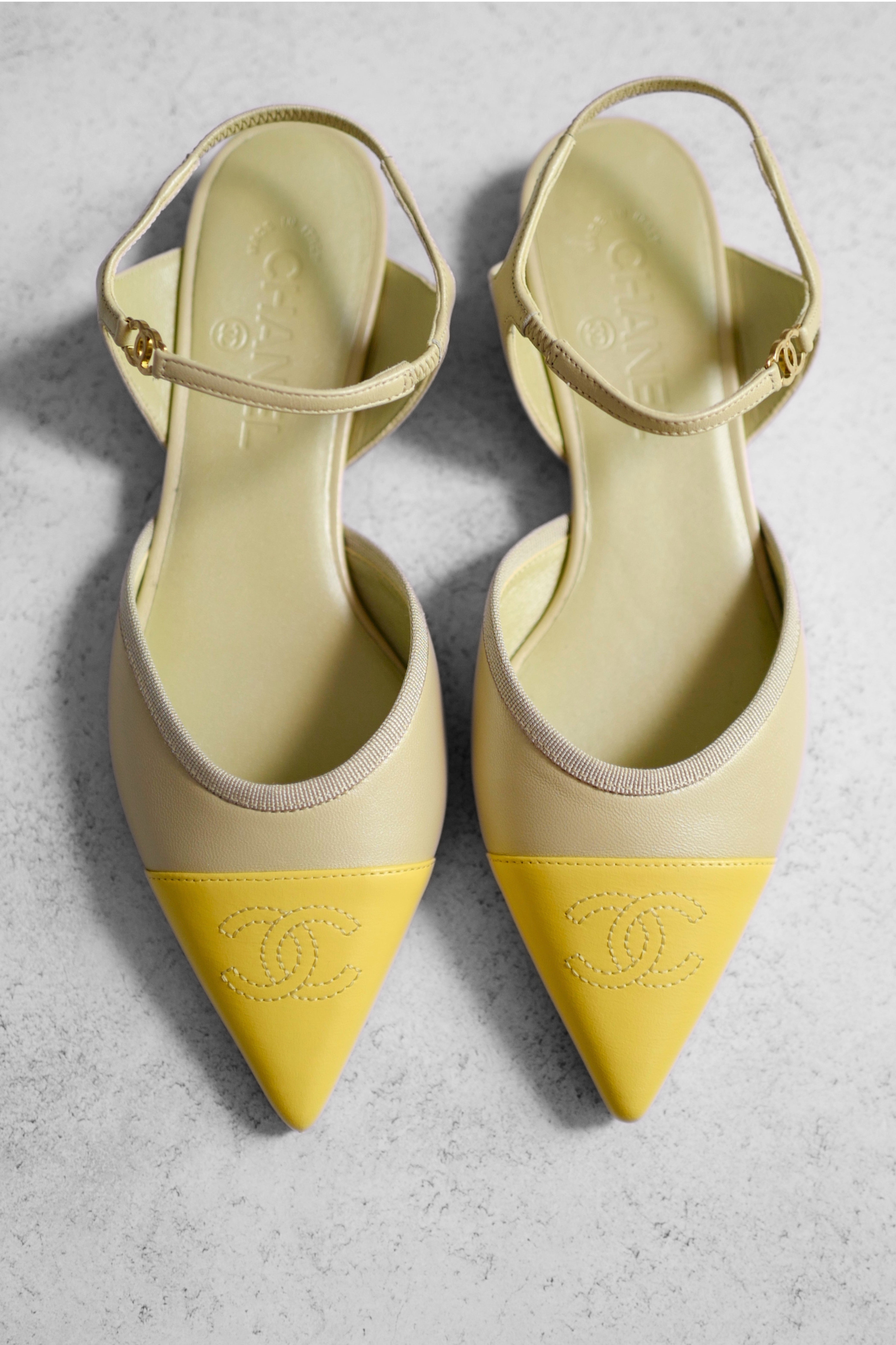 Chanel 26S Slingbacks Light Khaki Yellow Iridescent Lambskin Size 37.5
