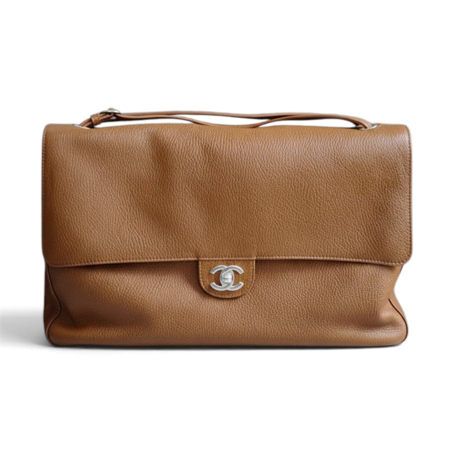 Chanel 26A Matthieu Blazy Maxi 38 Flapbag Camel Grained Calfskin Silver HW