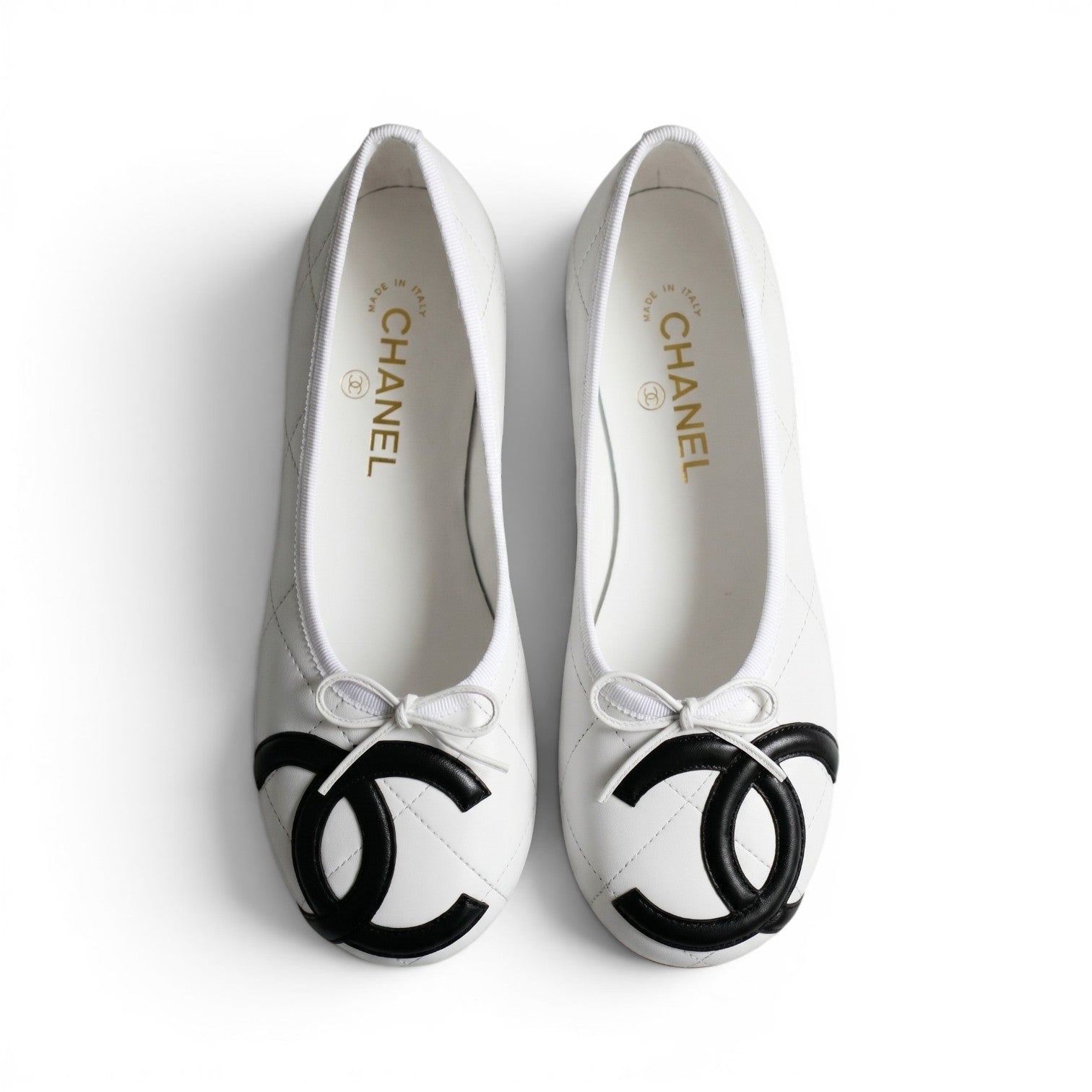 Chanel 26M Coco Beach Ballet Flats White Black Lambskin Size 39