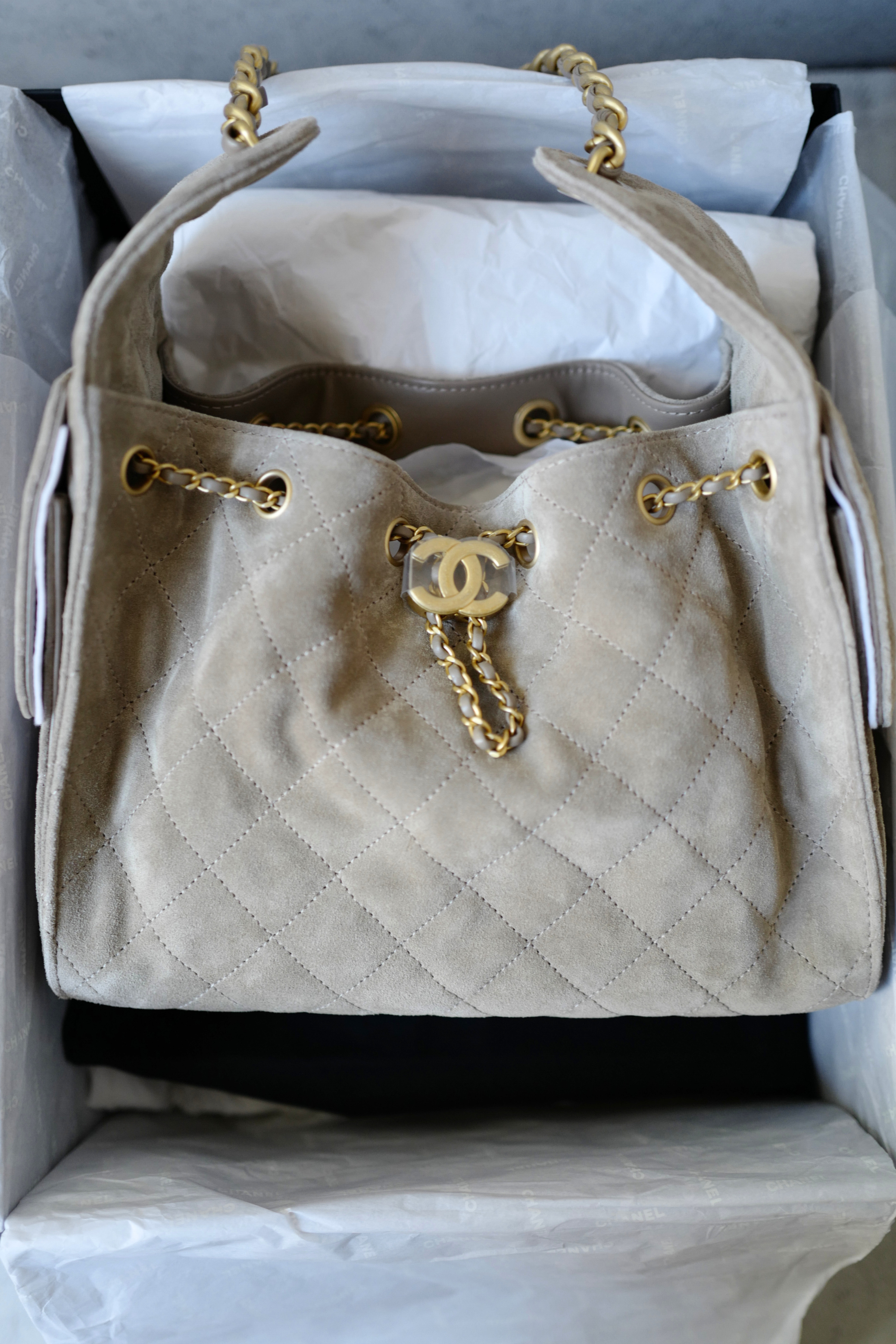 BNIB Chanel 25K Small Hobo Bag light Beige Suede with Gold Hardware
