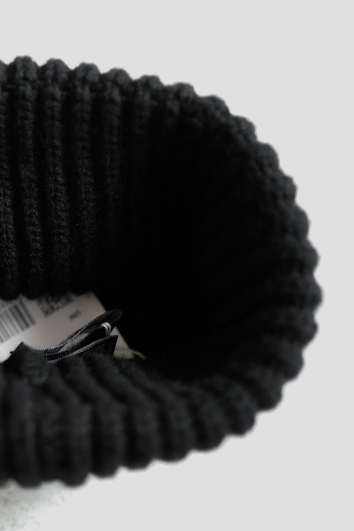 Chanel Black Cashmere Beanie Sequin CHANEL Logo Hat New 23