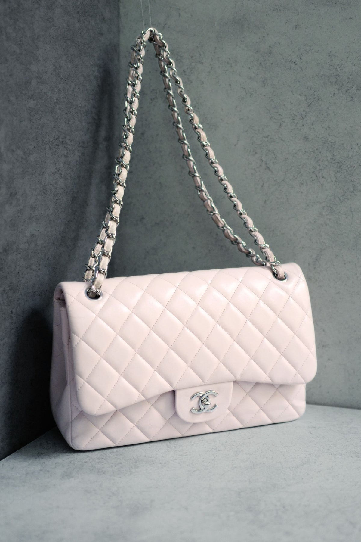 Preowned Chanel Jumbo Classic Flap in Baby Pink Rose Clair Lambskin #13