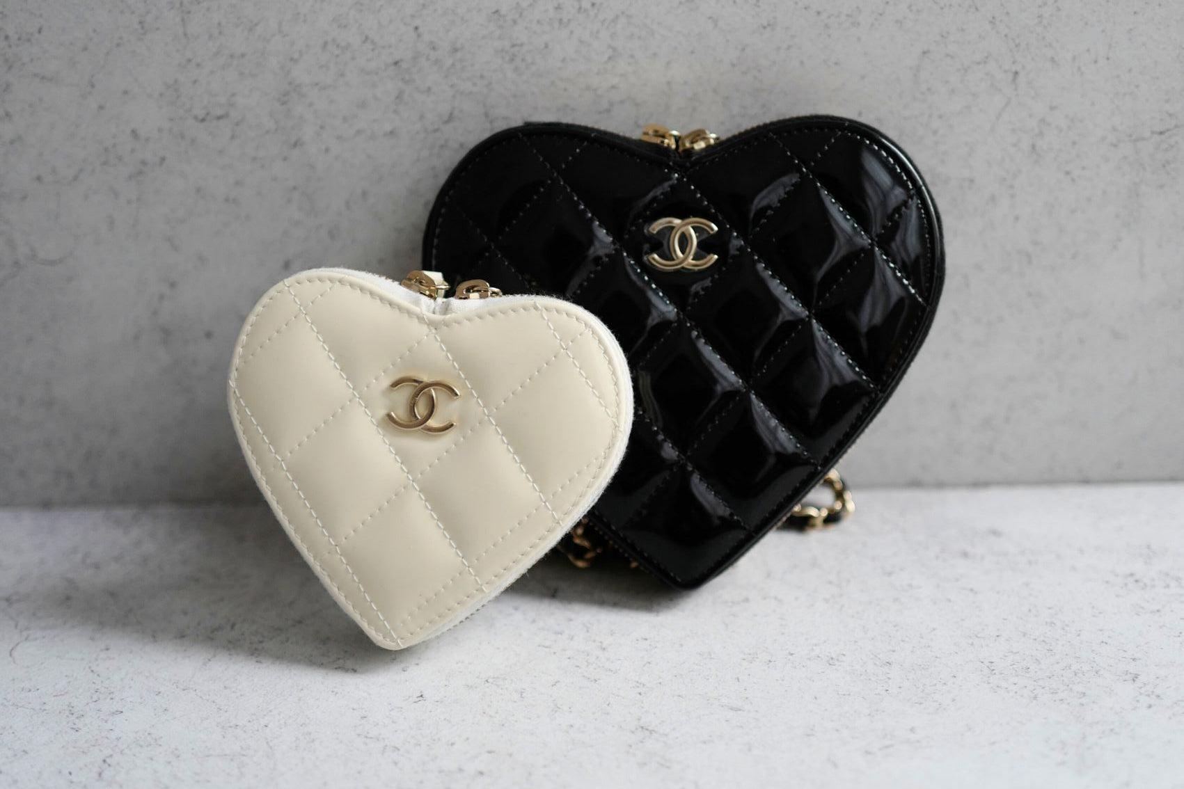 CHANEL 23P Patent Calfskin Quilted CC Heart Clutch With Gold Hardware