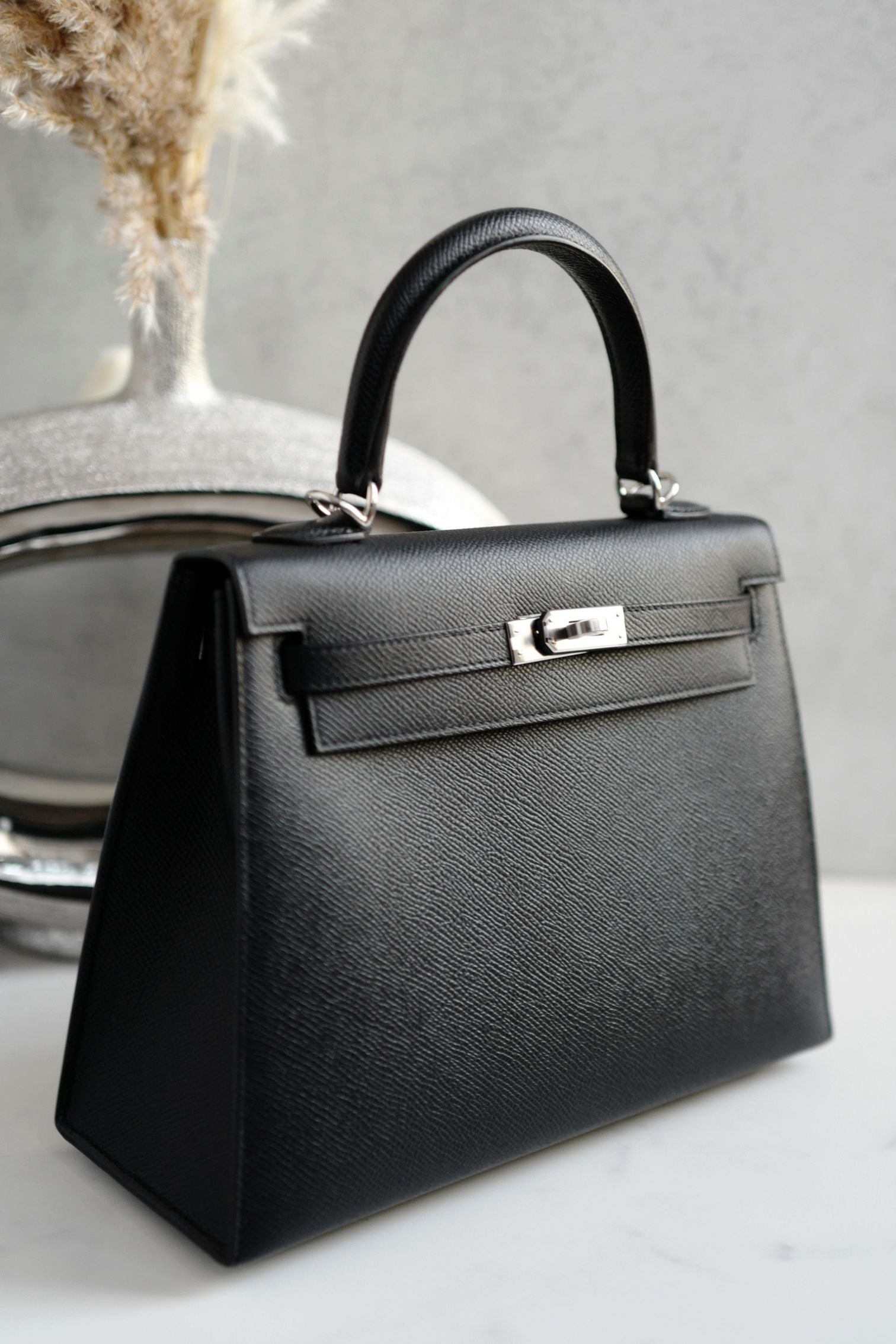 Hermès Kelly 25 Black Epsom Sellier Palladium Hardware K Stamp 2026