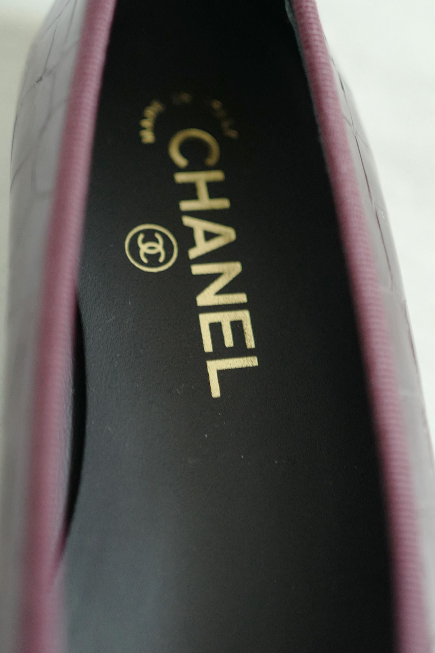 Chanel 26A Ballet Flats Croc Embossed Patent Calfskin Burgundy Black Size 38.5