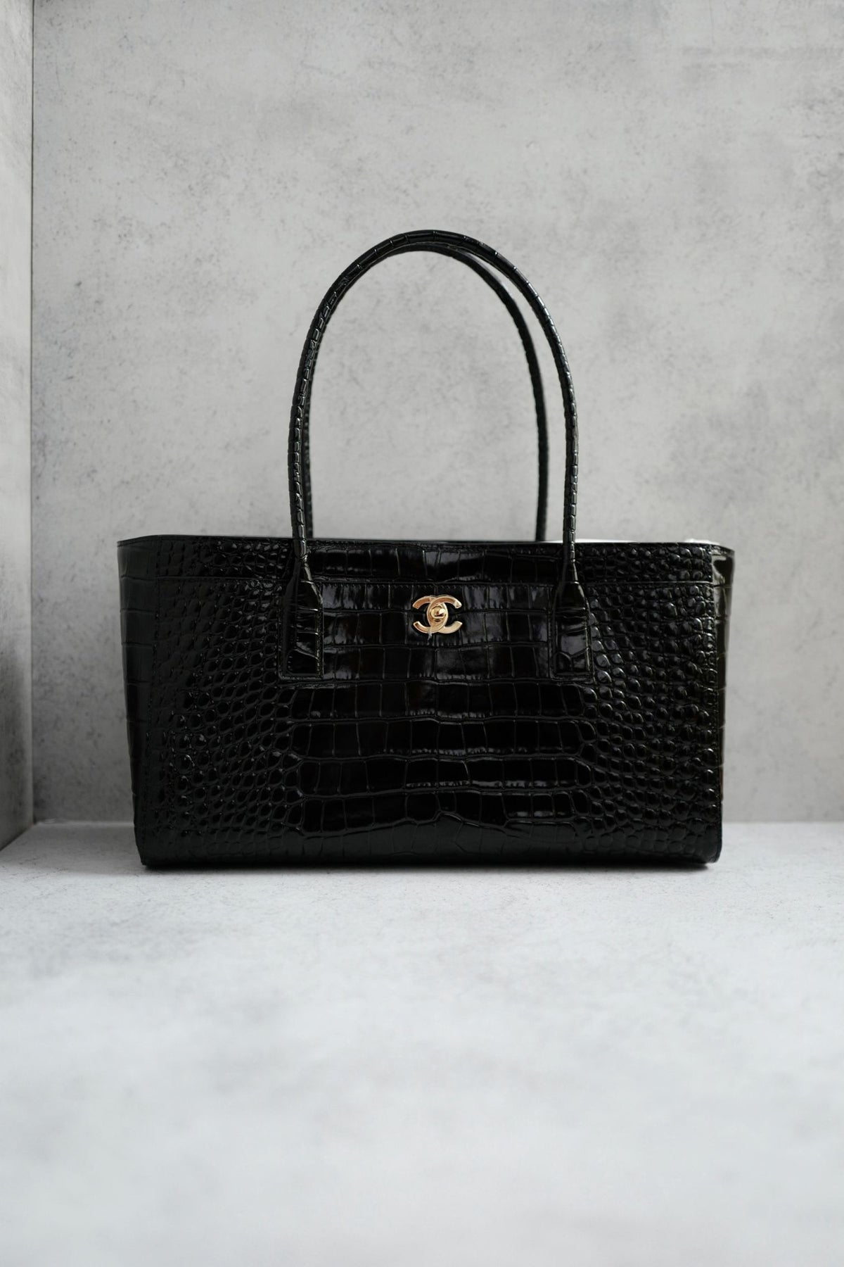 NEW Chanel 26K Matthieu Blazy's Small Tote Black Crocodile Embossed Calfskin GHW