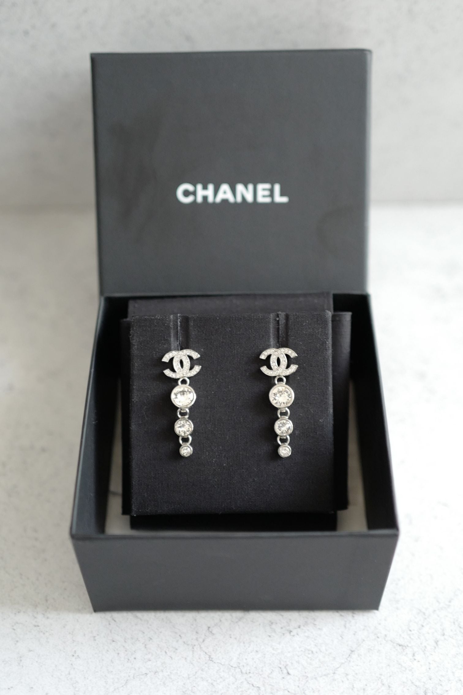 Chanel Drop CC Earrings 22K in Pearly White & Crystal BNIB