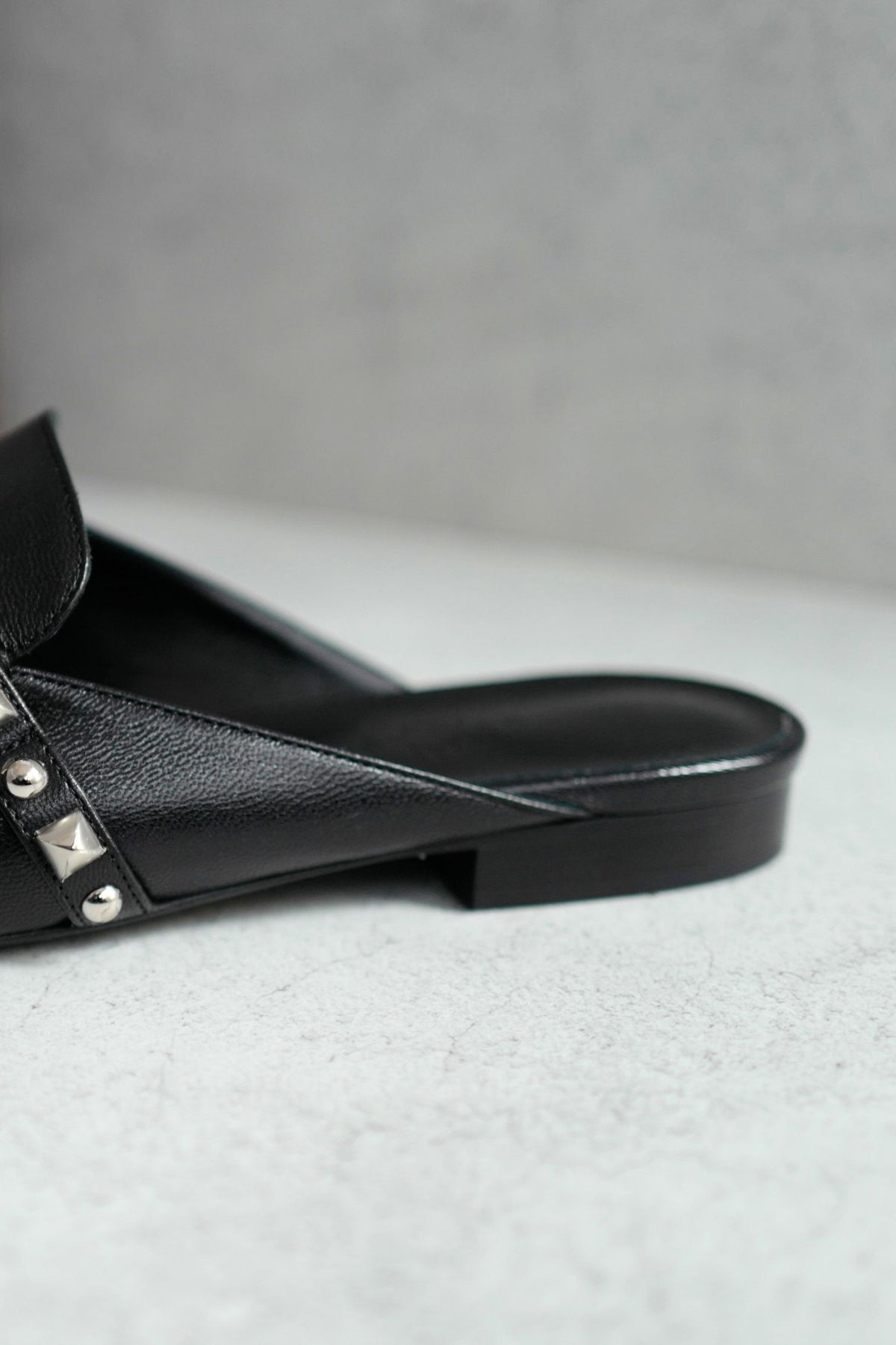 BNIB Hermes Mule Femme OZ Chevre/ Clous Noir 38
