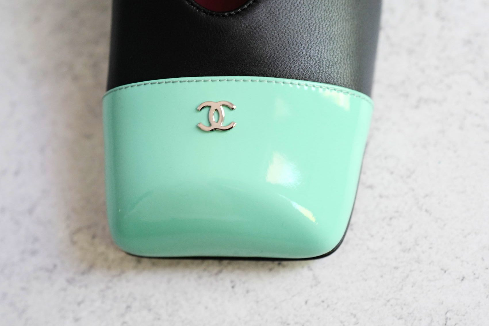 Chanel 26S Pumps Matthieu Blazy's Black/Green Lambskin Patent Calfskin Size 38c