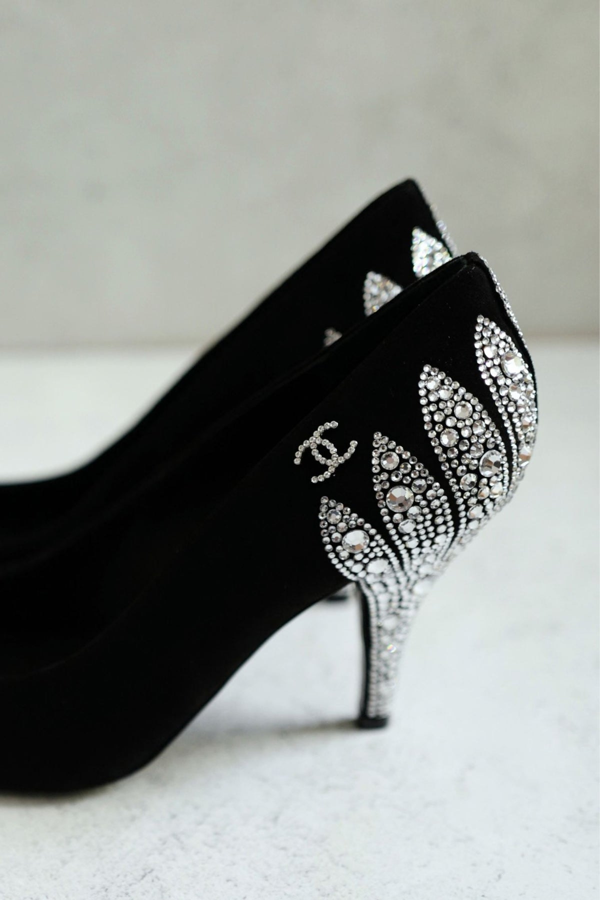 Chanel 26A Metiers d'Art Pumps Suede Kidskin Strass Black & Silver Size 37.5