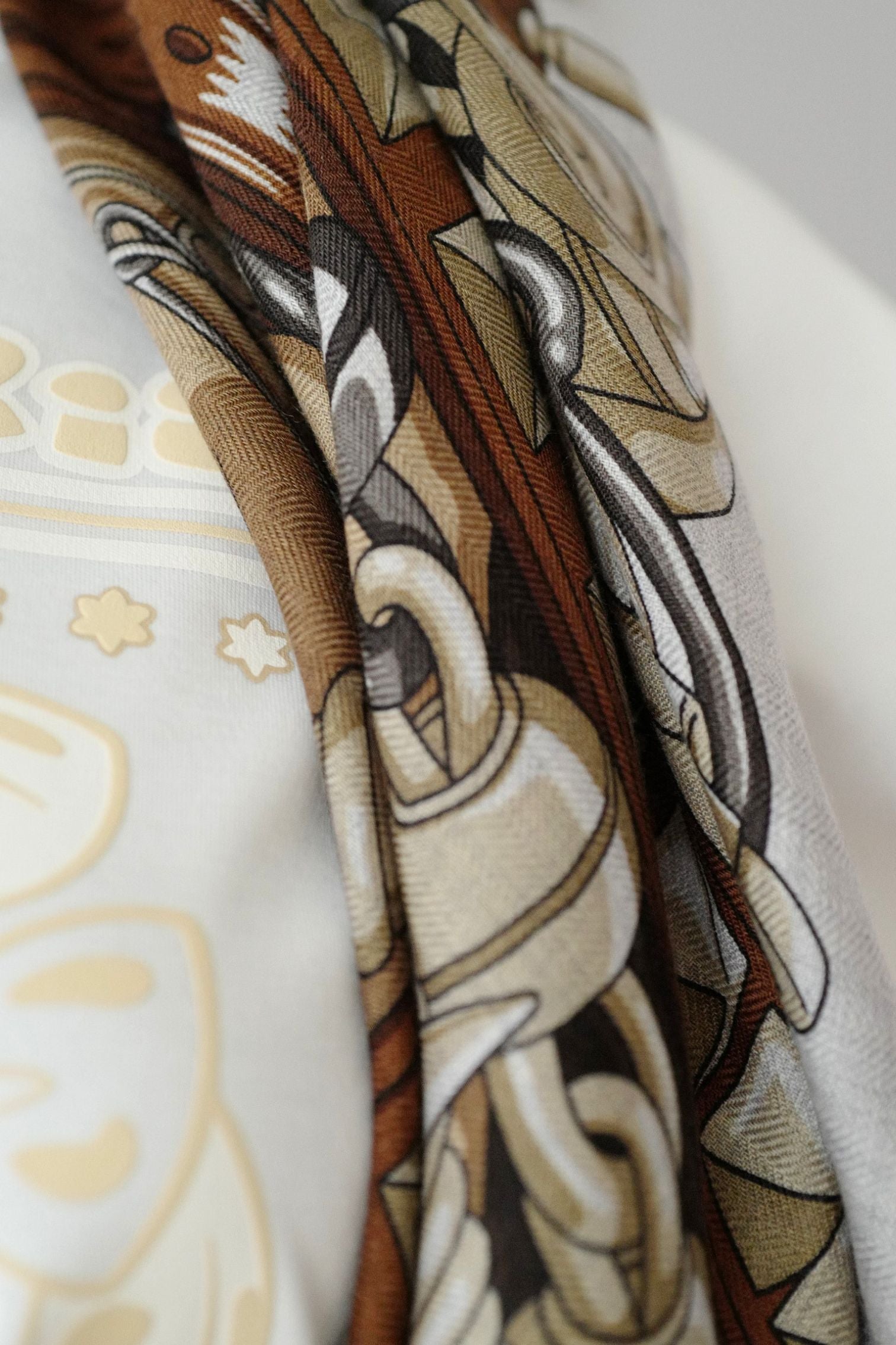 NEW Hermès Cheval Heavy Metal Scarf 100 Cashmere Silk Gris Clair / Kraft / Caramel
