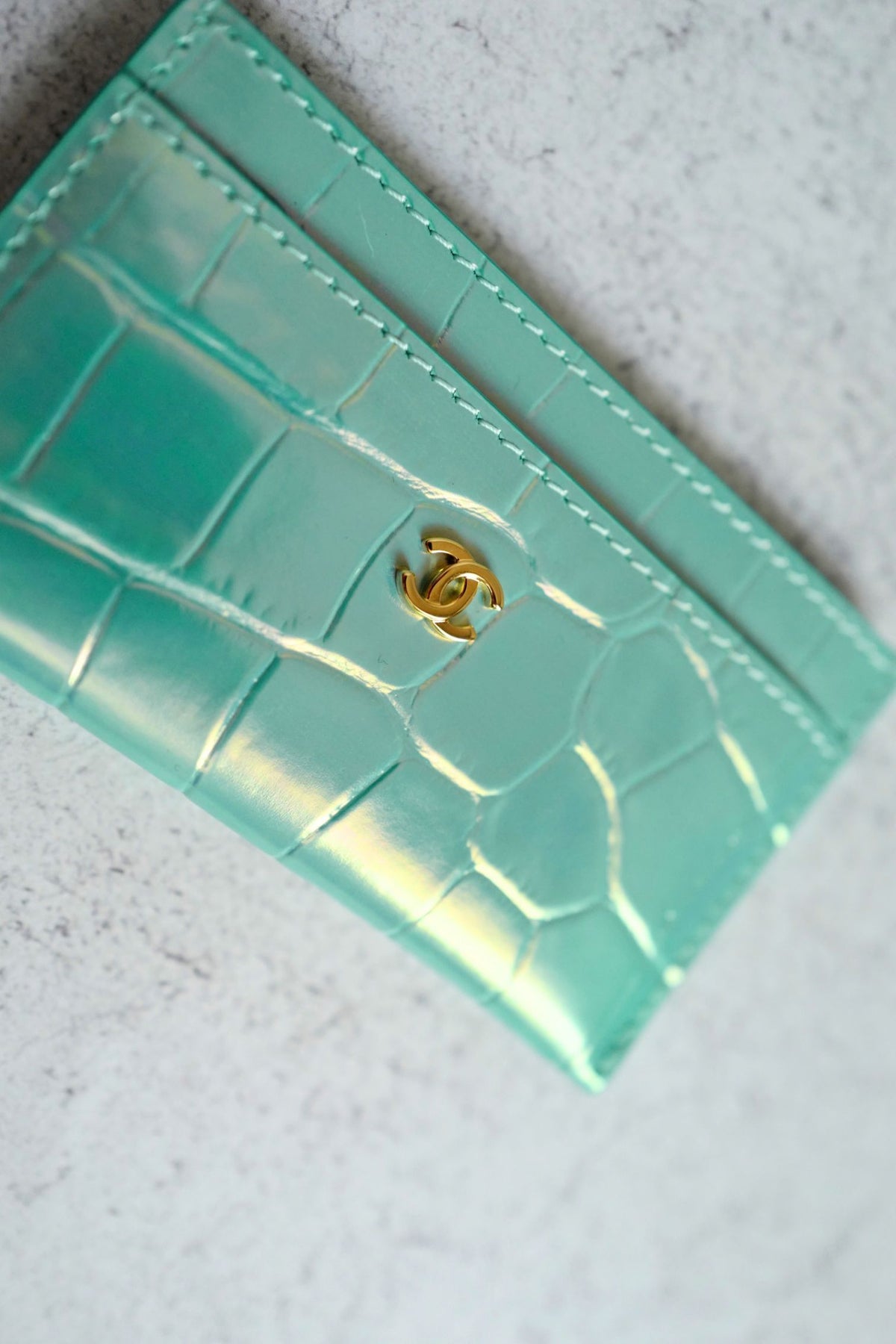 New Chanel 26K Matthieu Blazy's Card Holder Croc Embossed Iridescent Turquoise Green Calfskin GHW