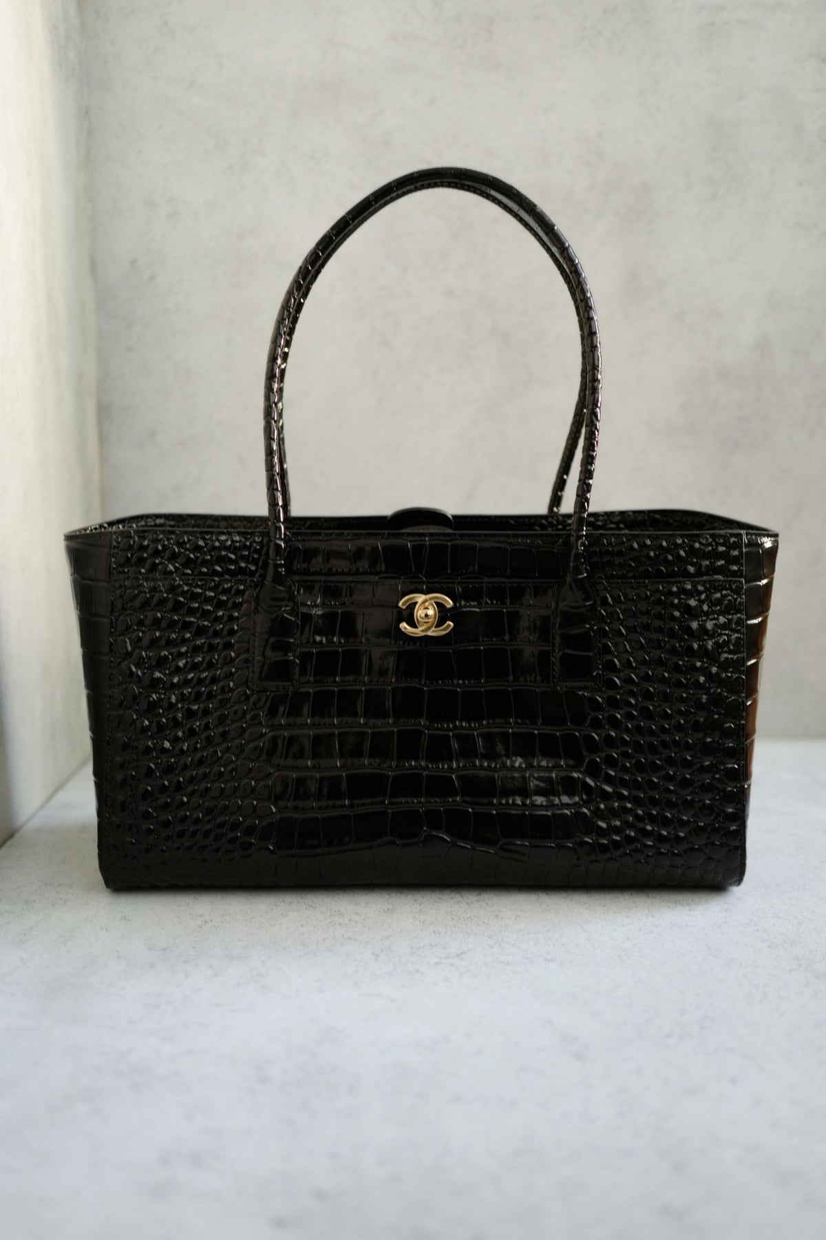 NEW Chanel 26K Matthieu Blazy's Small Tote Black Croc Embossed Calfskin GHW