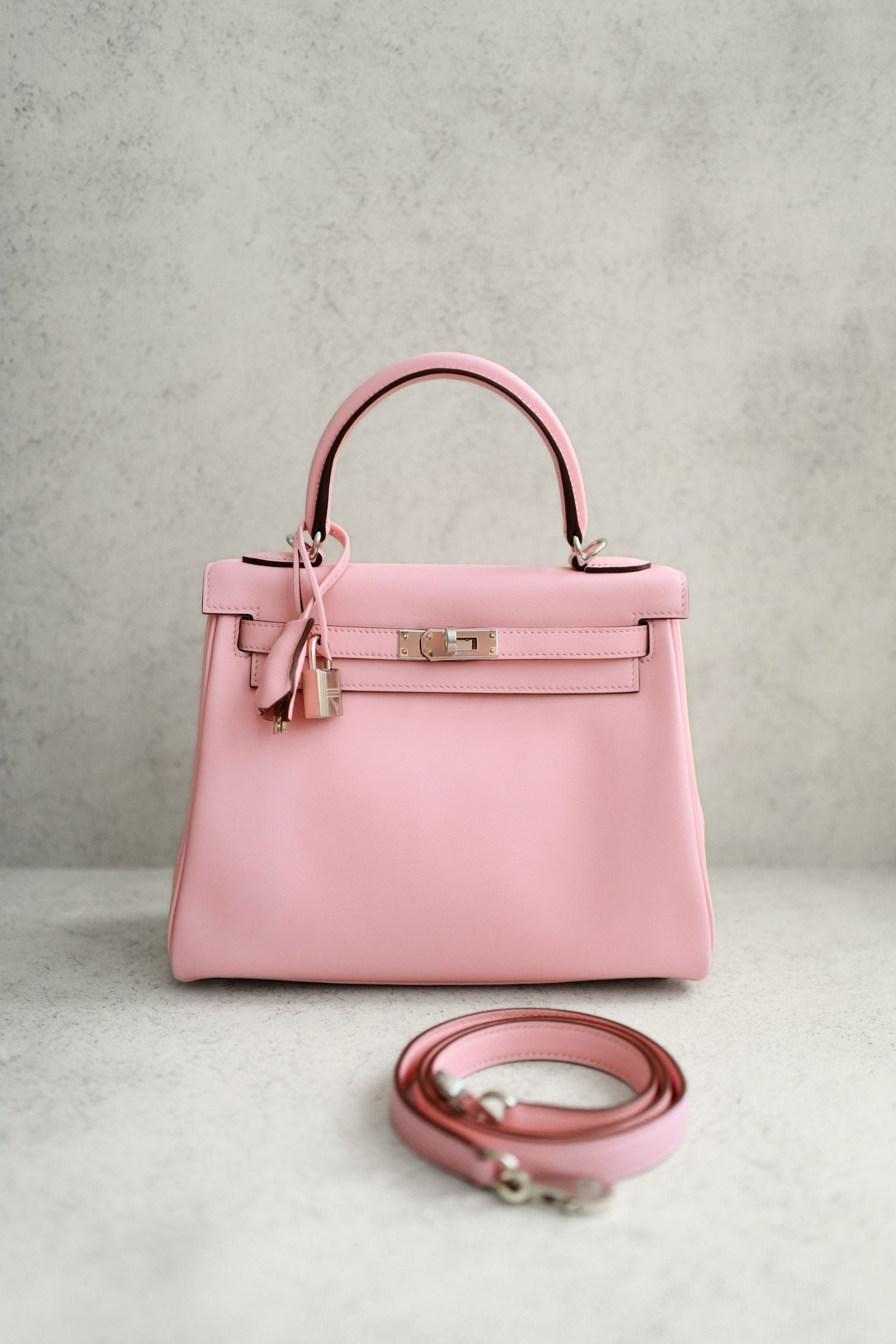 Hermès Kelly 25 Rose Sakura Swift with Palladium Hardware