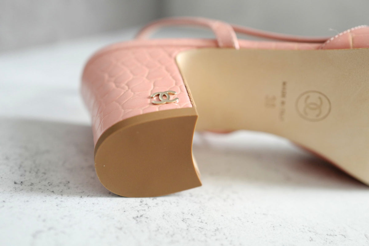 Chanel 26K Slingbacks Heels Rose Clair Croc Embossed Calfskin Size 38