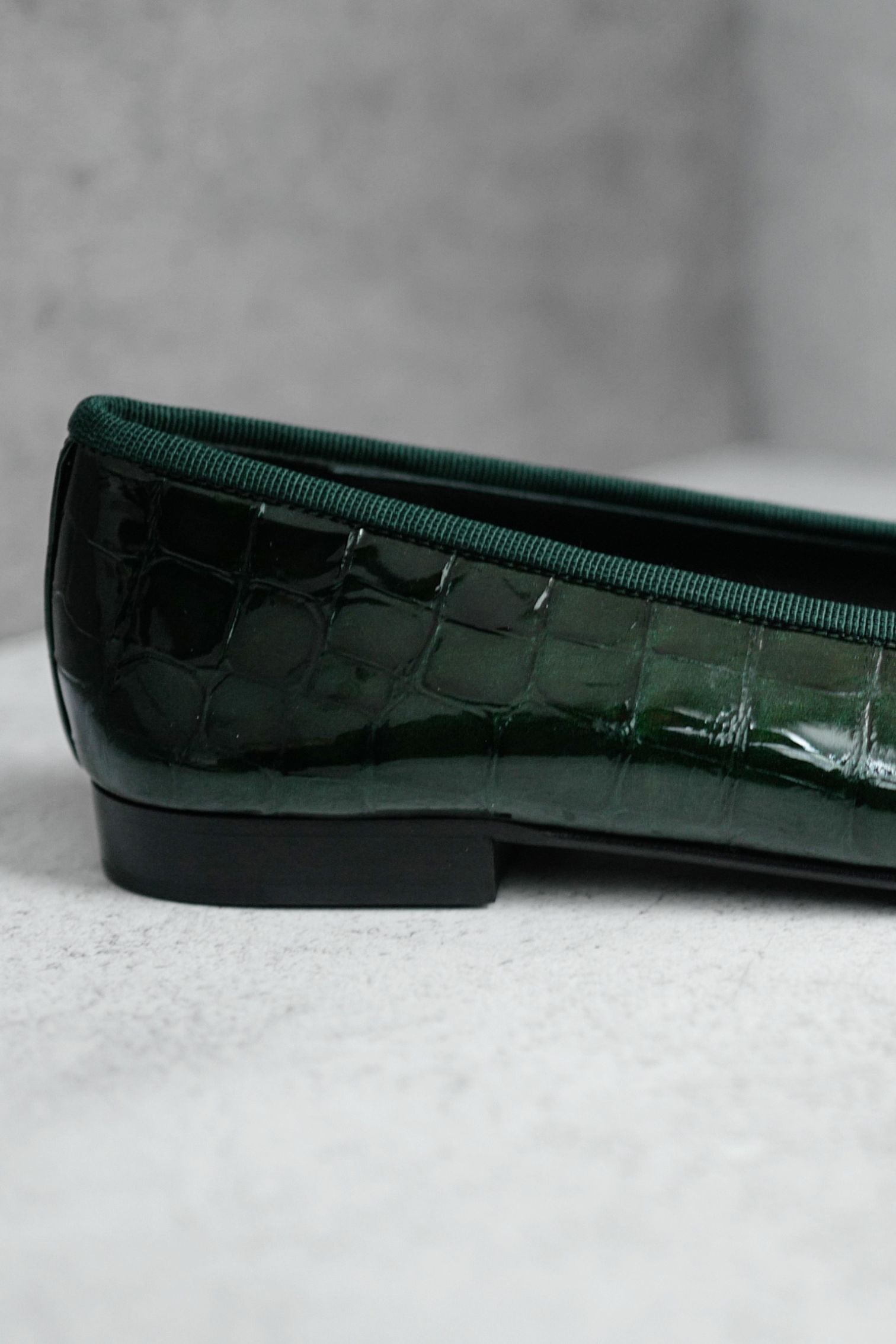 Chanel 26A Matthieu Blazy Ballet Flats Croc Patent Calfskin Dark Green Black 37