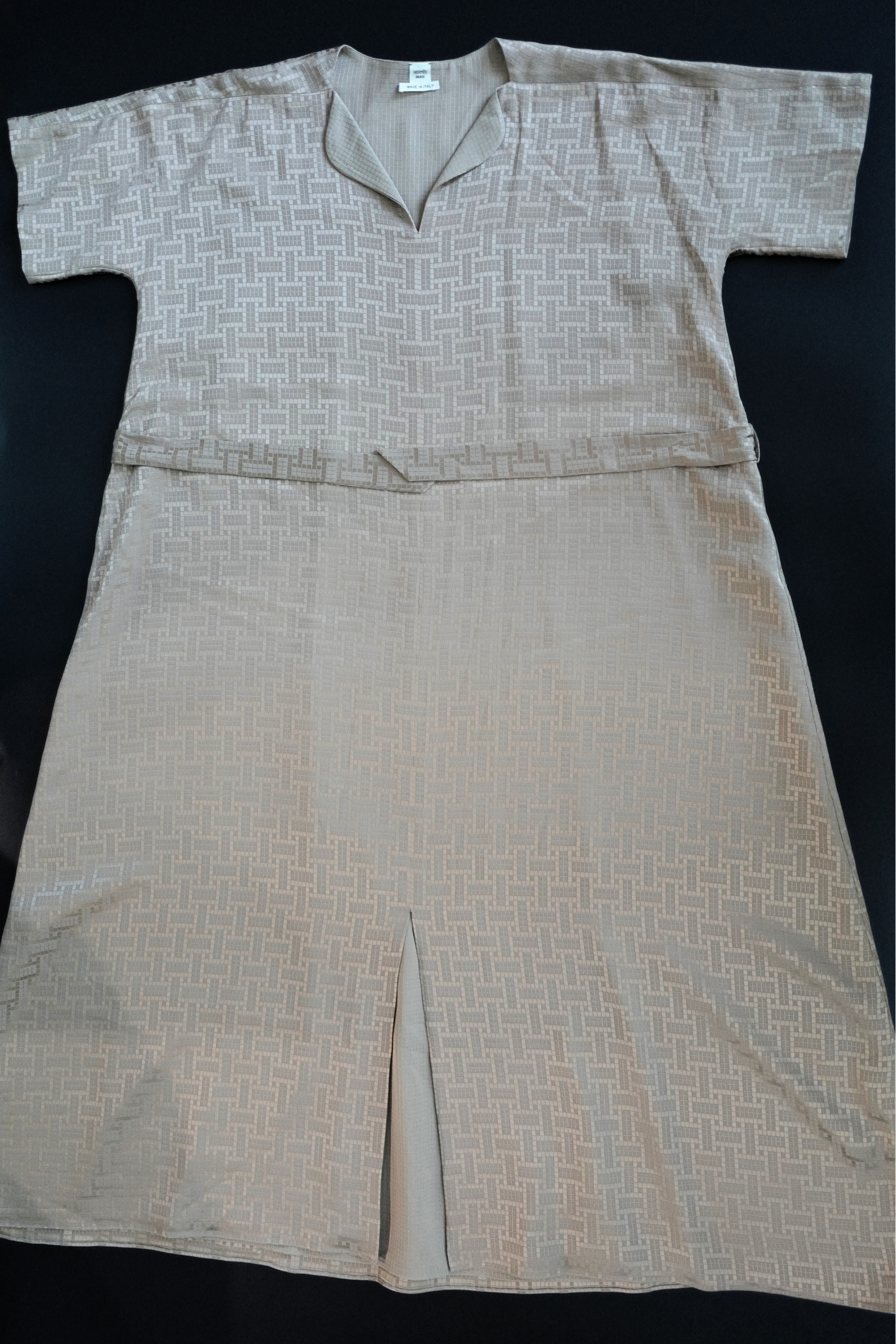NEW Hermès Mosaique Belted Caftan Dress in Jacquard Silk Gris Étoupe Size 36