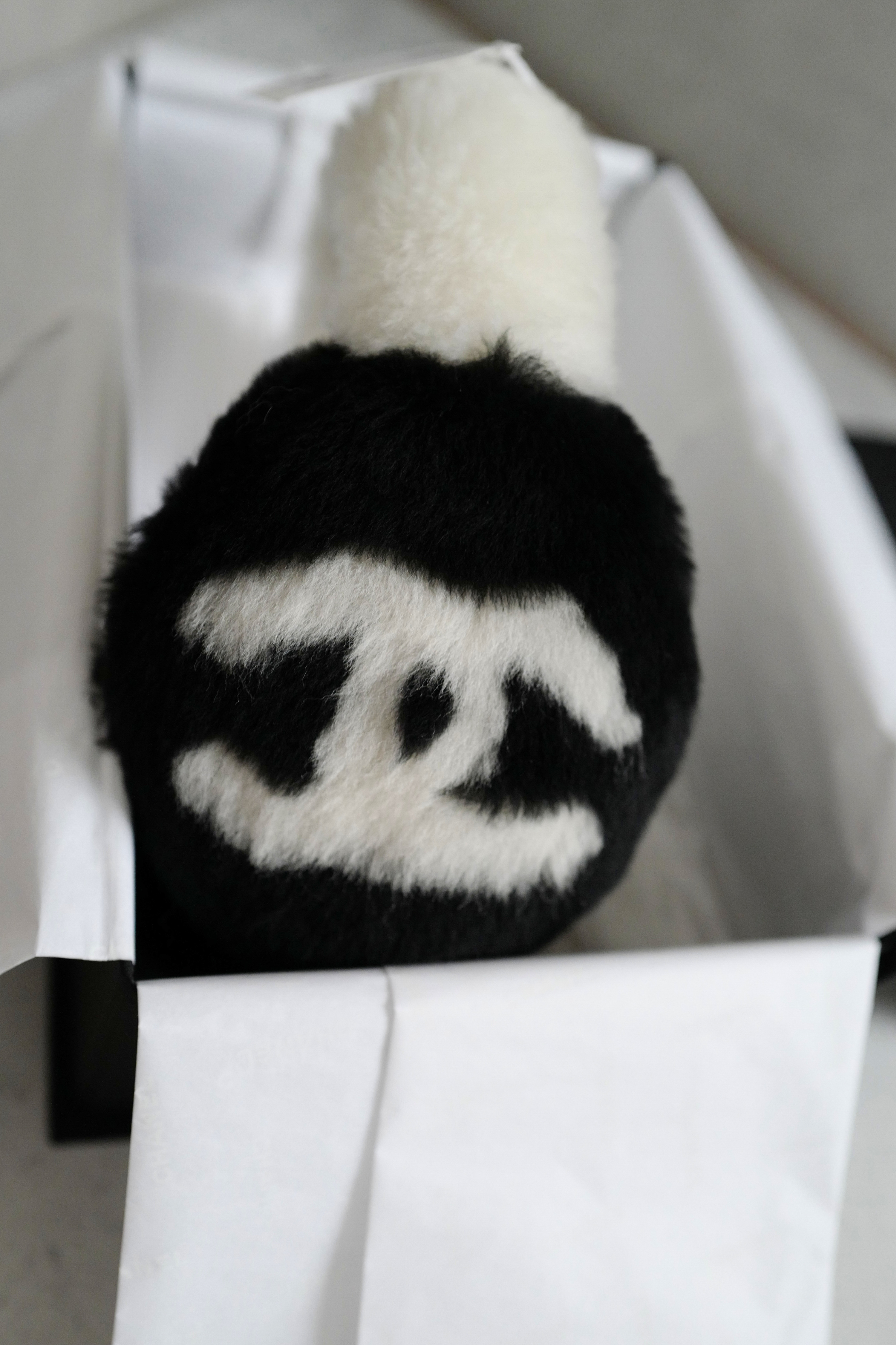 BNIB Chanel 25N Coco Neige Shearling Earmuffs in Black and White