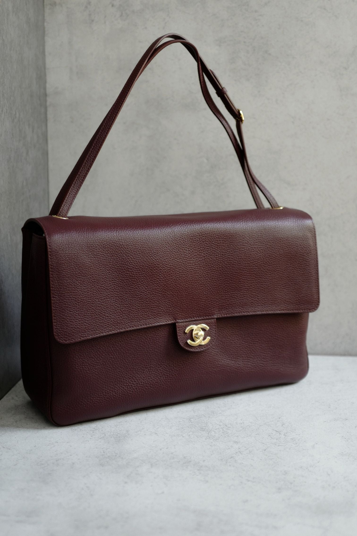 Chanel 26S Matthieu Blazy's Maxi 38 Flapbag Burgundy Grained Calfskin Gold HW
