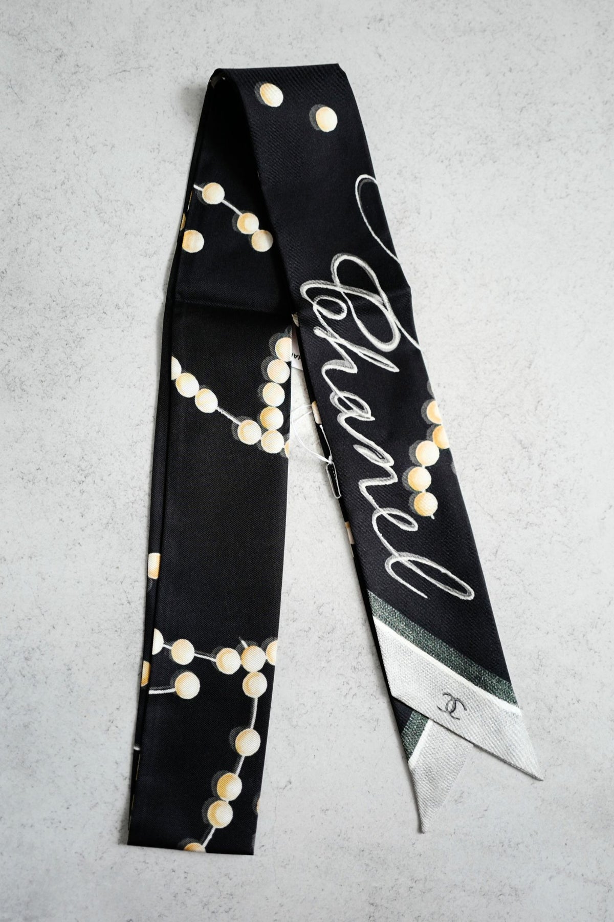 Chanel 26K Matthieu Blazy's Slim Bandeau Silk Twill Black/Ecru/Gray Pearl Accents