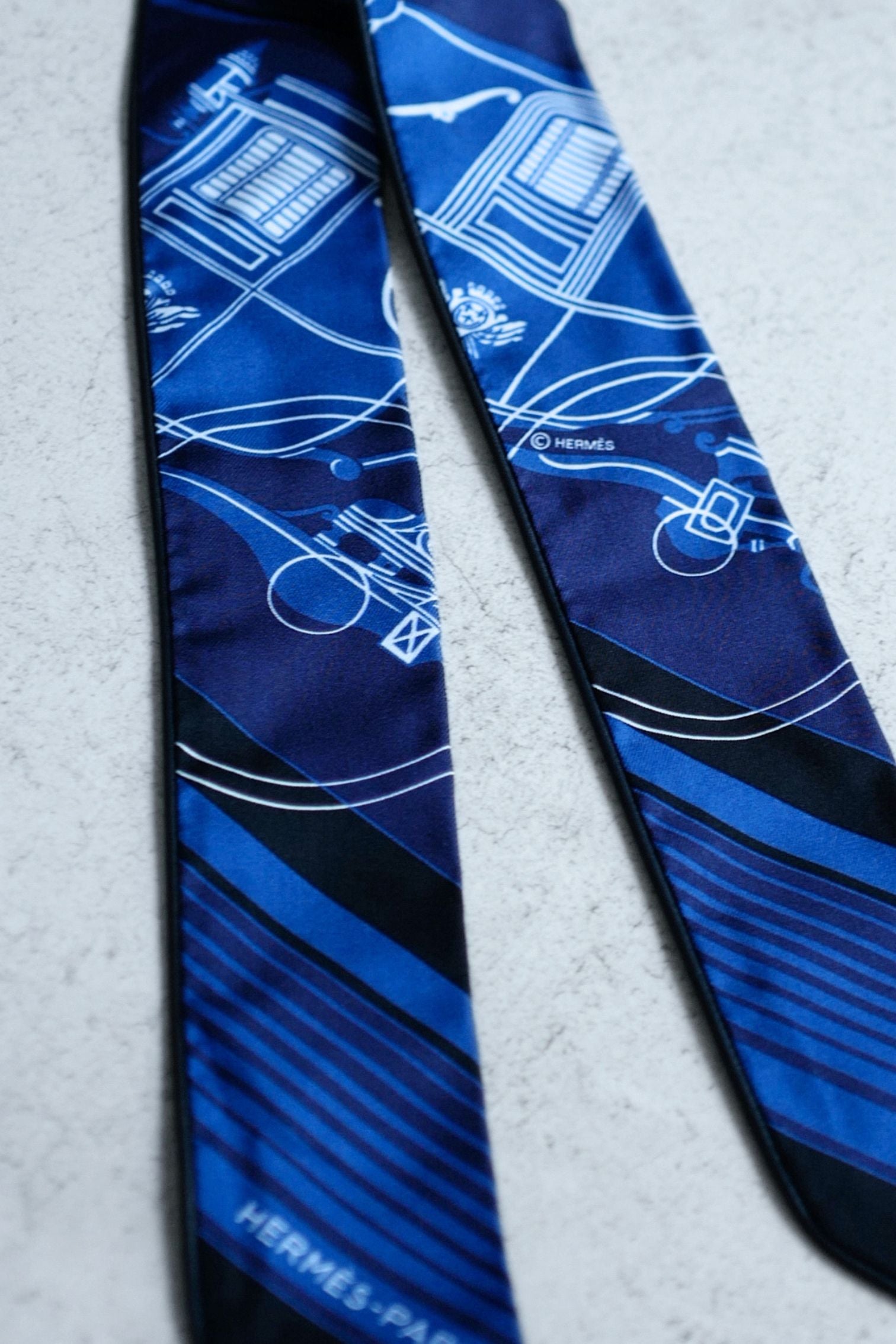 Hermès Ex-Libris Forever Twilly Noir / Marine / Blanc 100% Silk