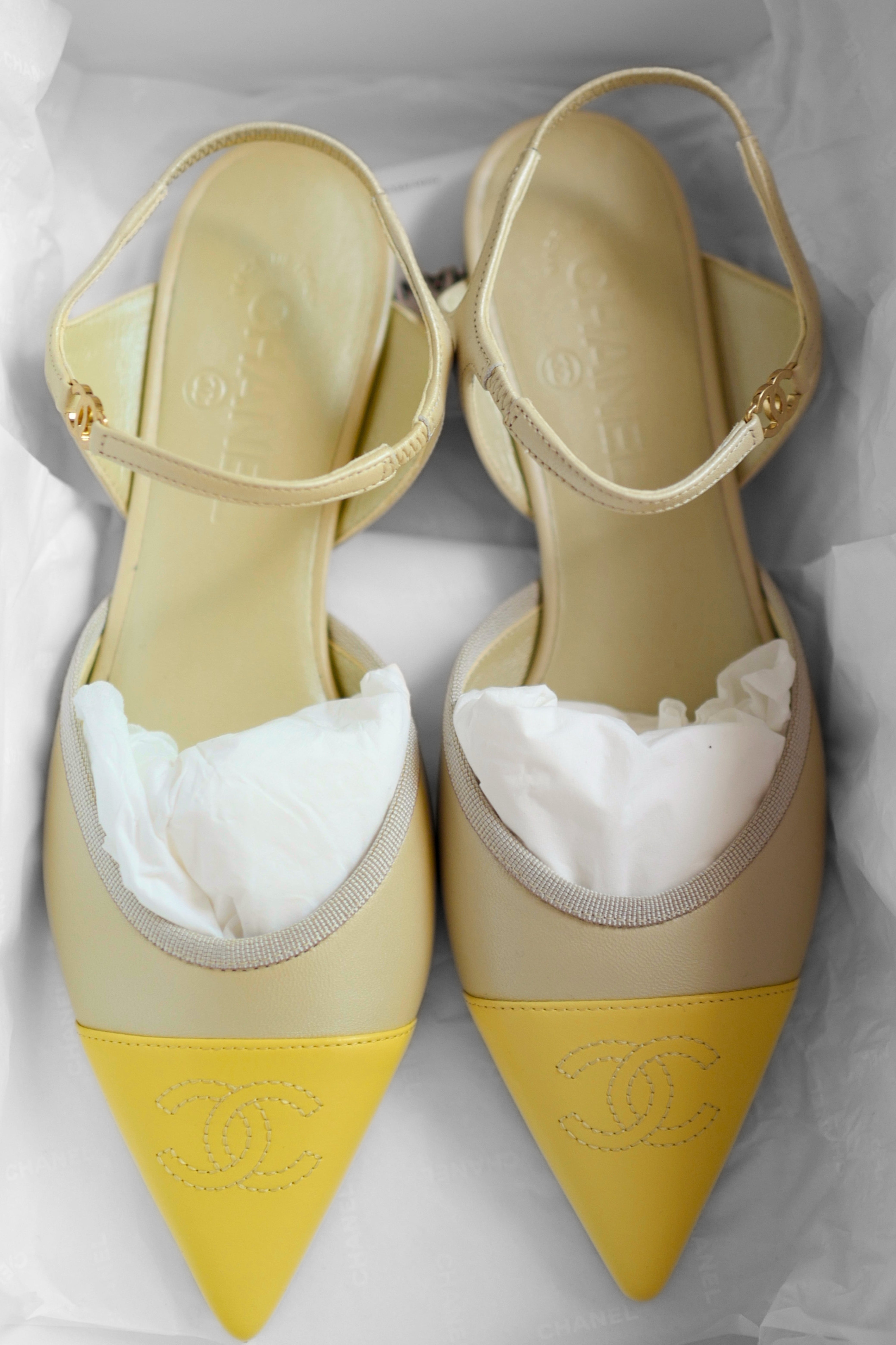 Chanel 26S Slingbacks Light Khaki Yellow Iridescent Lambskin Size 37.5