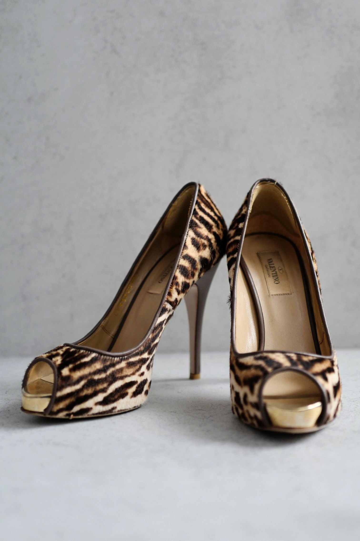 Preowned Valentino Heels Leopard Print size 37