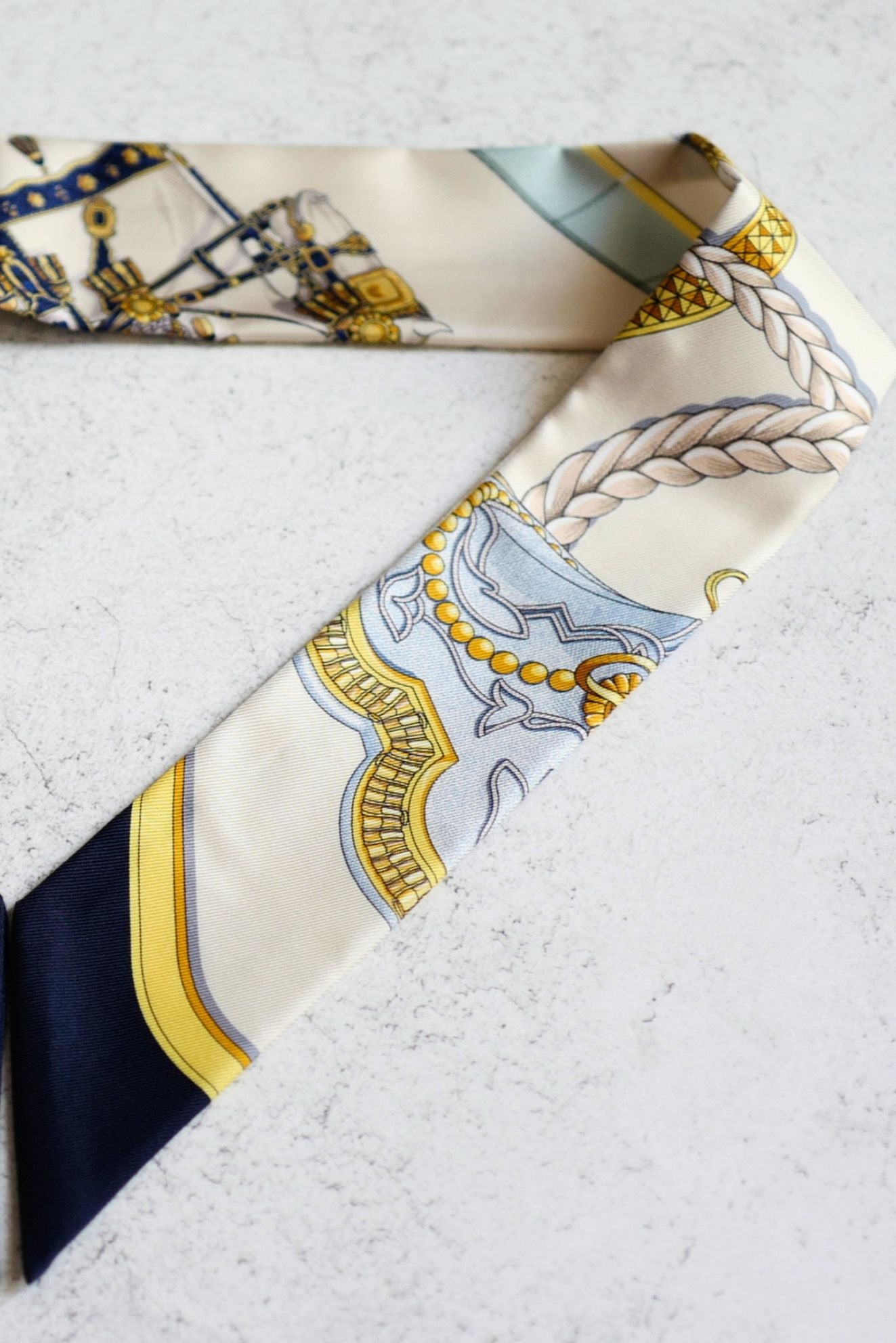 Hermès Twilly Grand Apparat Scarf Ivoire Marine Rose 100% Silk Twill