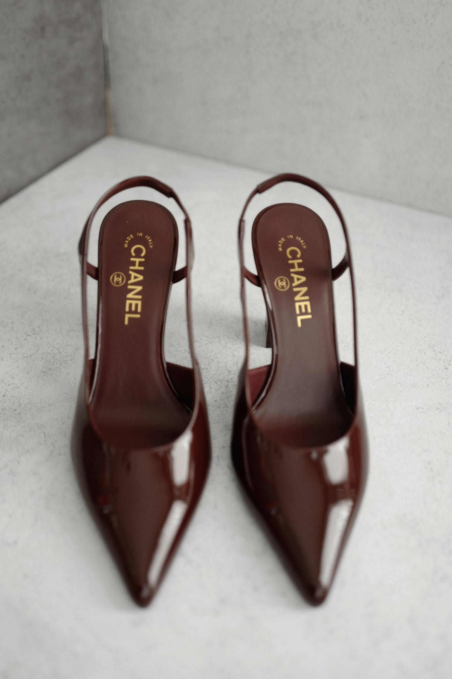NEW Chanel 26A Métiers d’art Slingbacks Patent Calfskin Dark Burgundy Size 38