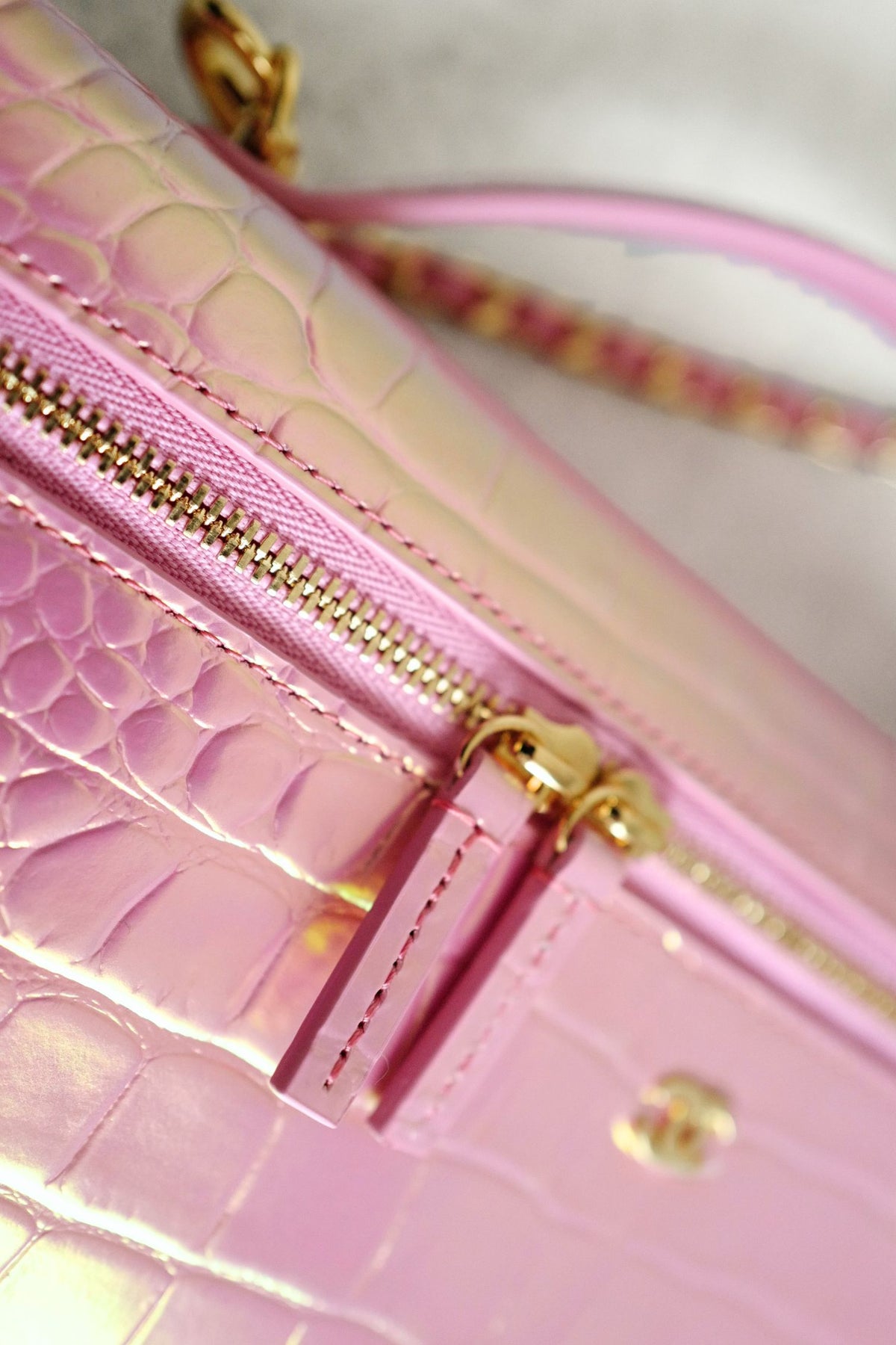 NEW Chanel 26K Vanity with Chain Rose Crocodile Embossed Calfskin Leather GHW