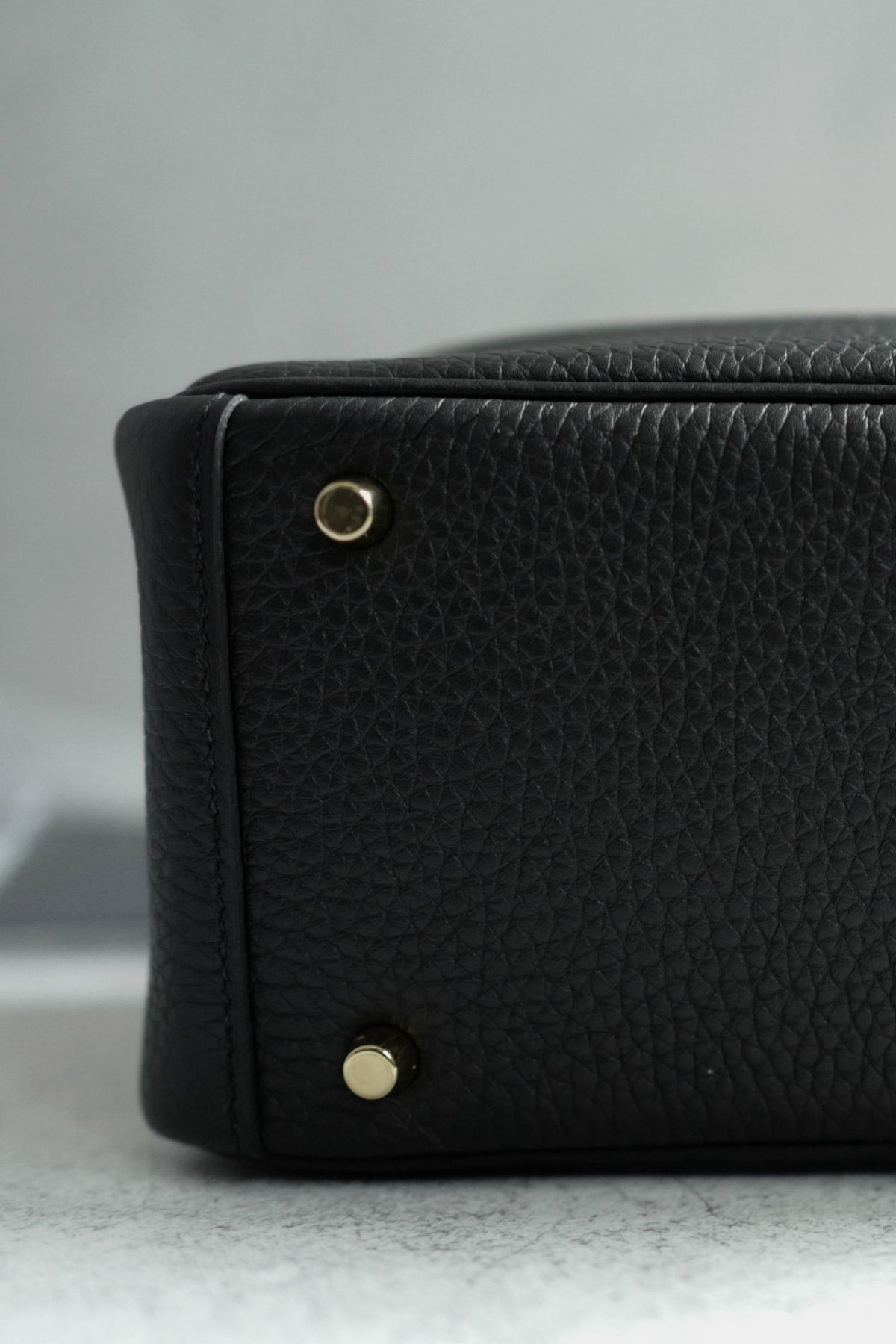 Brand New Hermès Mini Lindy Black Noir Clemence Gold Hardware U 2023