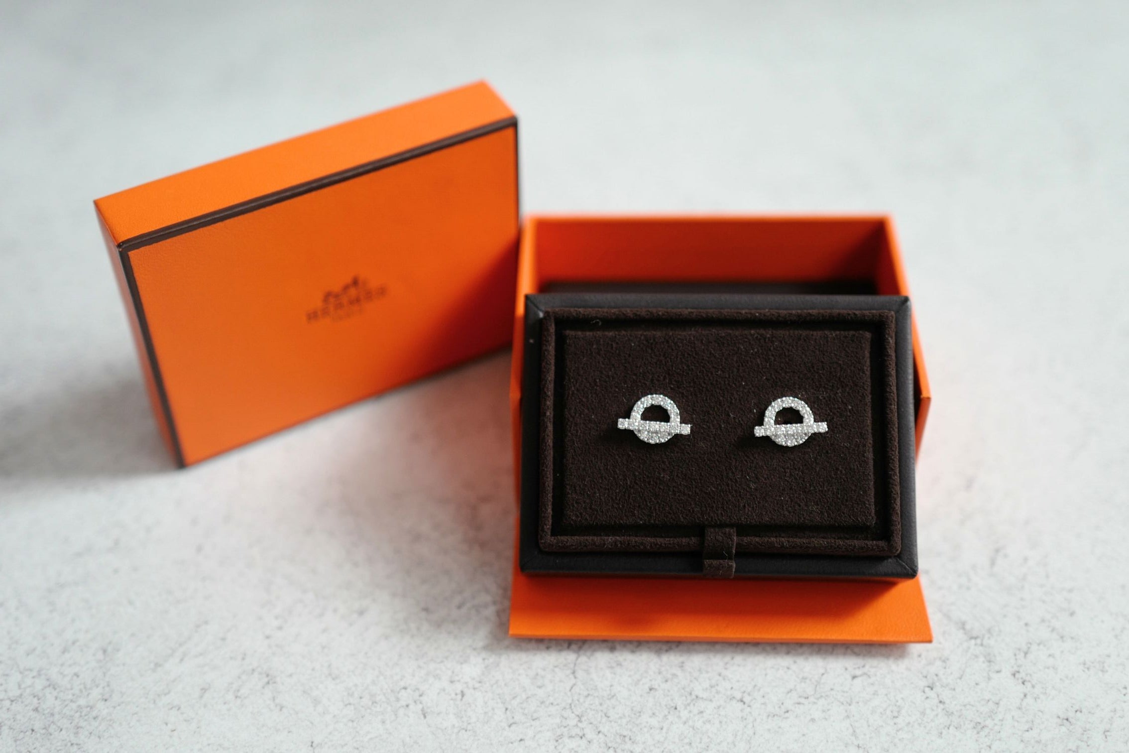BNIB Hermes Finesse Earrings White Gold With Diamonds $11K Retail
