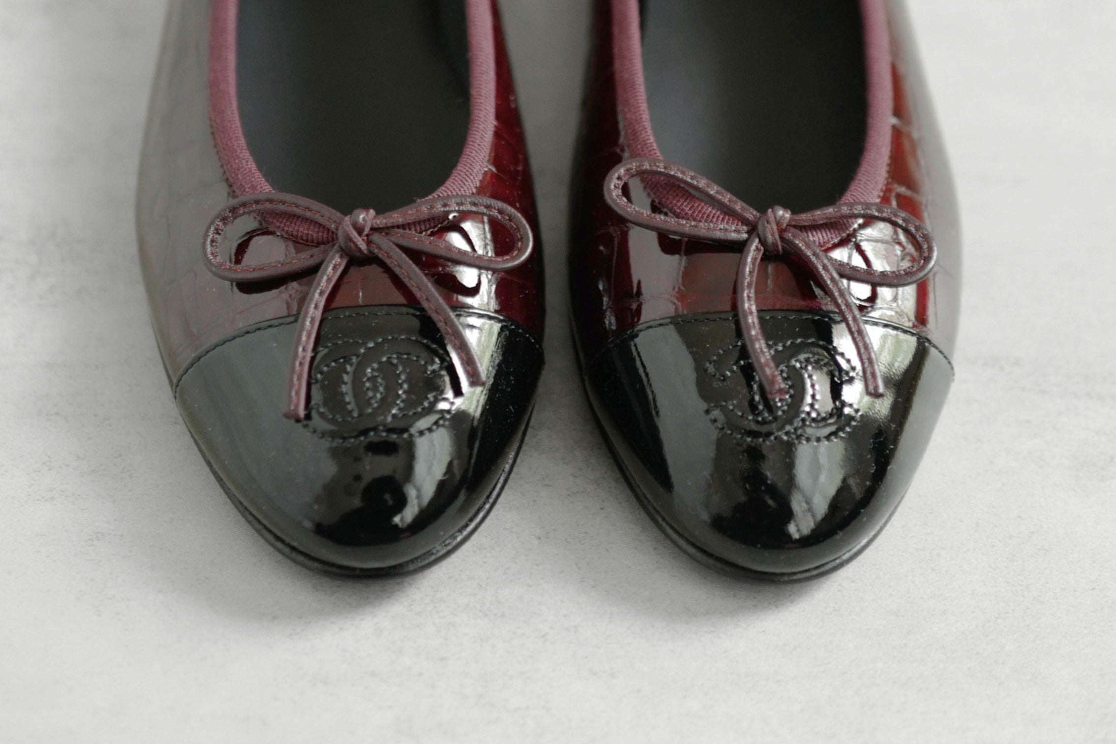 Chanel 26A Ballet Flats Croc Embossed Patent Calfskin Burgundy Black Size 38.5