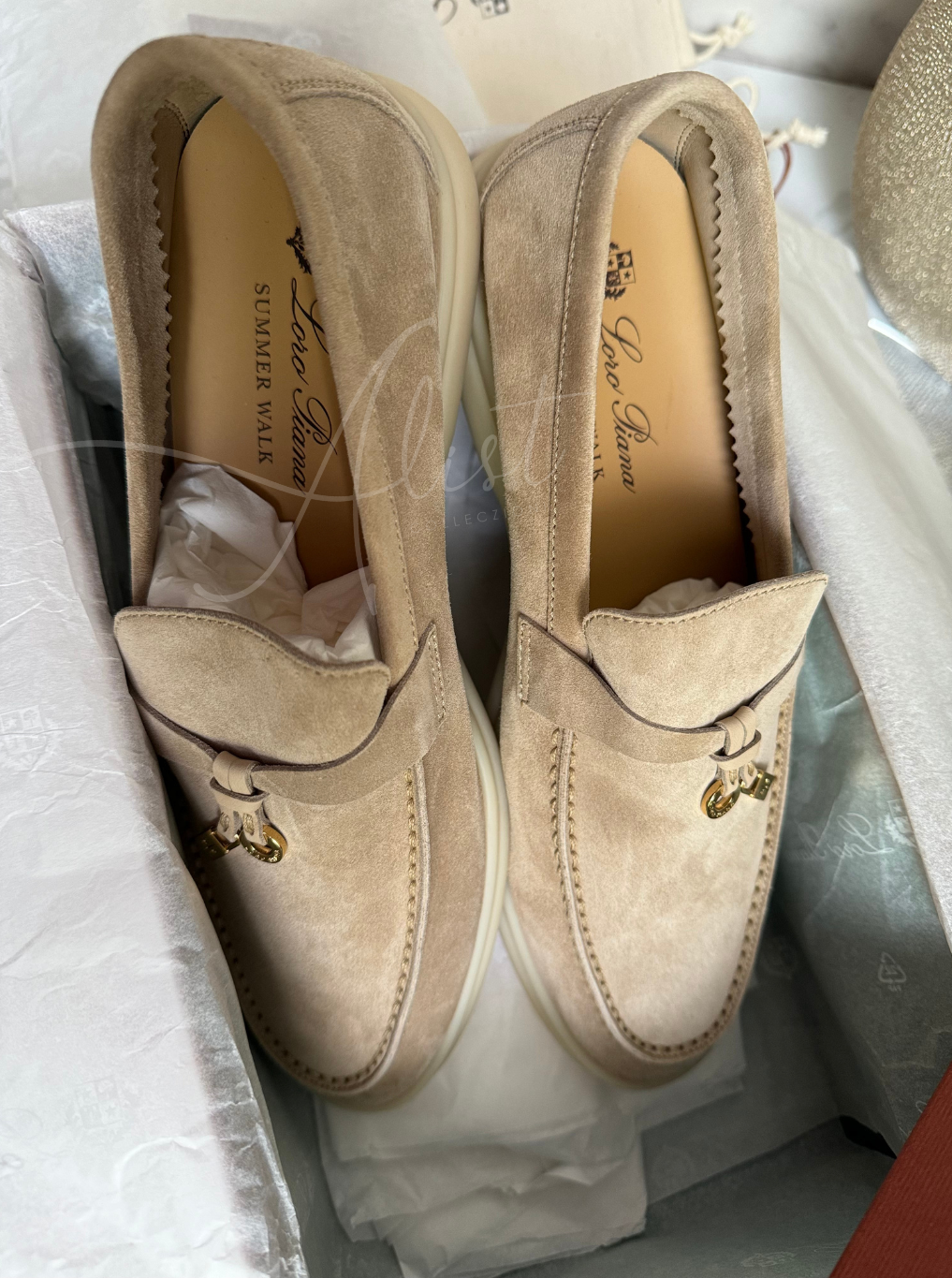 BNIB Loro Piana Summer Walks Sandstone size 40