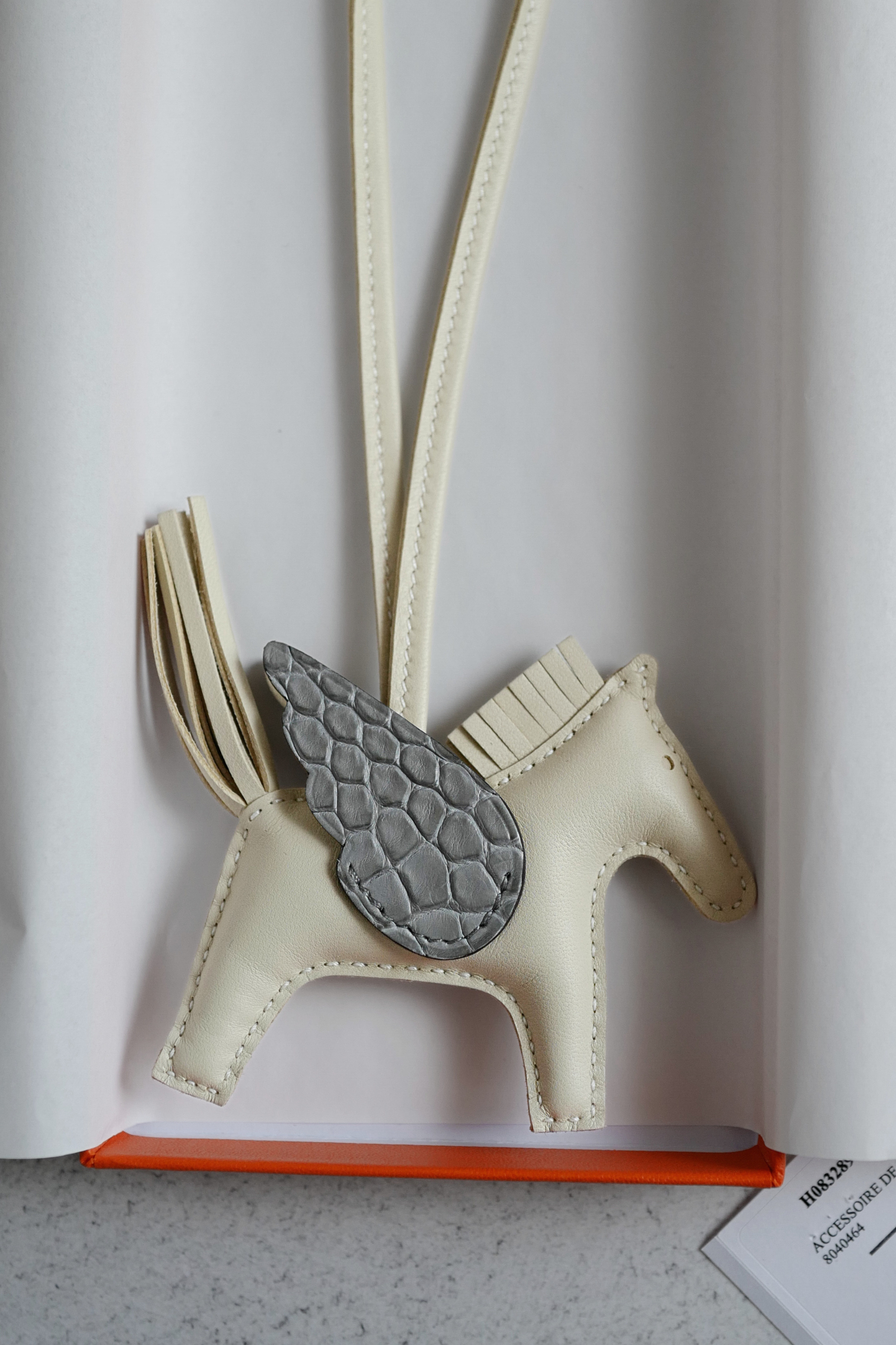Hermès Rodeo PM Pegase Touch Bag Charm Craie Milo Lambskin & Gris Matte Alligator