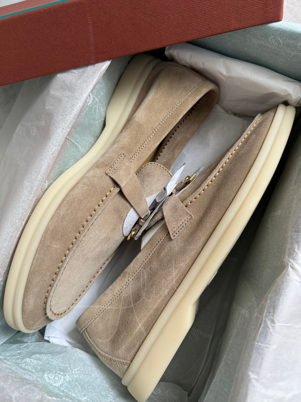 BNIB Loro Piana Summer Walks Sandstone size 40