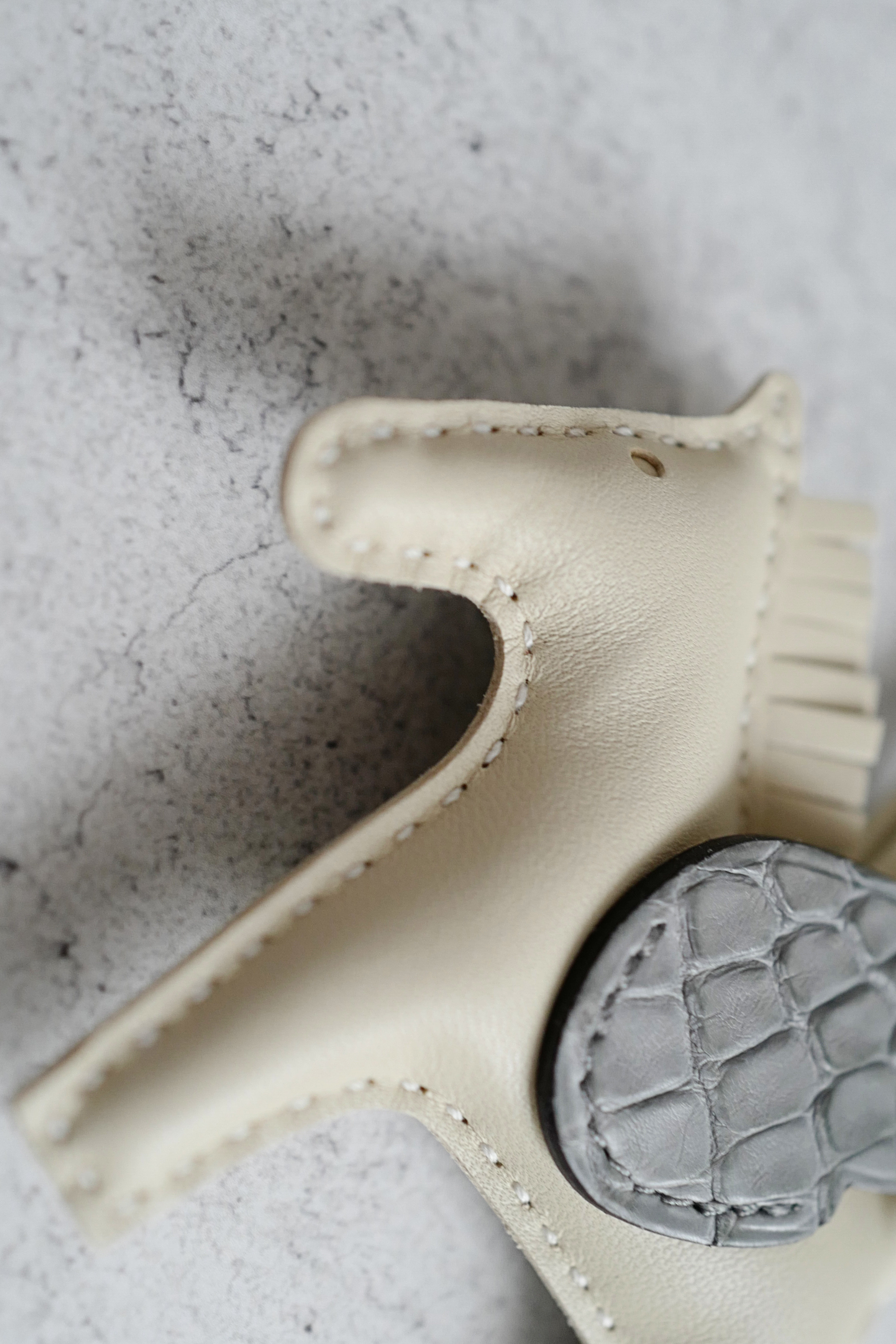 Hermès Rodeo PM Pegase Touch Bag Charm Craie Milo Lambskin & Gris Matte Alligator