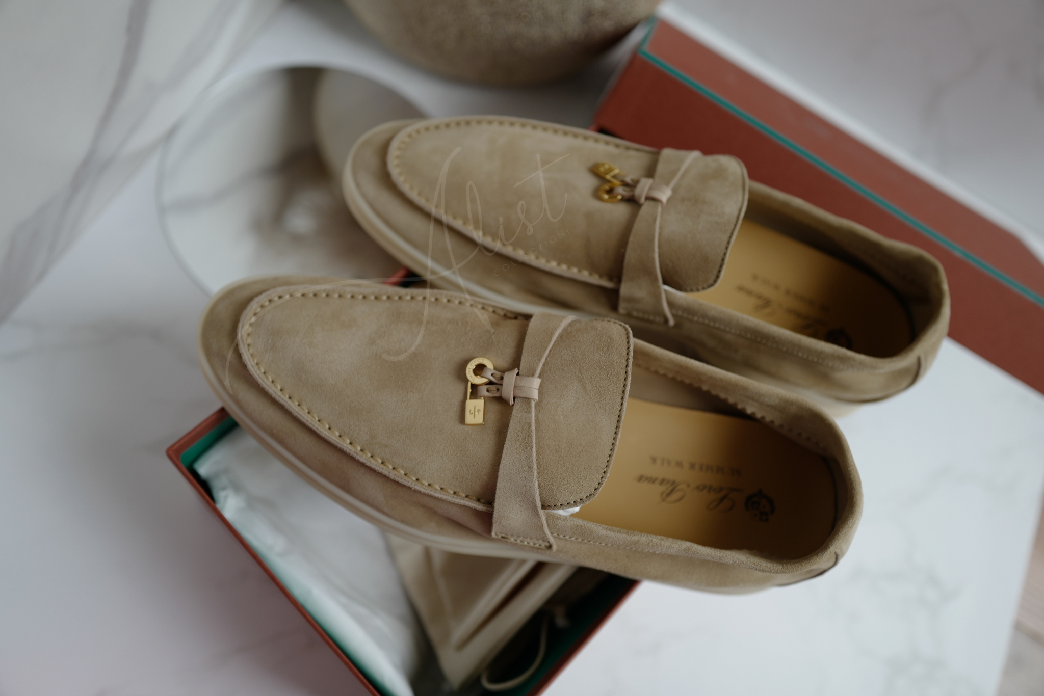 BNIB Loro Piana Summer Walks Sandstone size 40