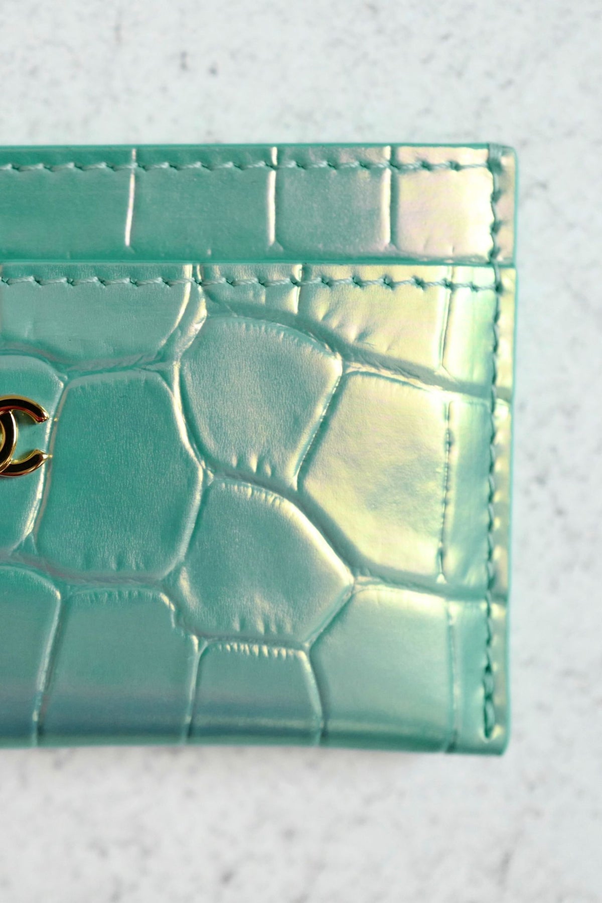 New Chanel 26K Matthieu Blazy's Card Holder Croc Embossed Iridescent Turquoise Green Calfskin GHW