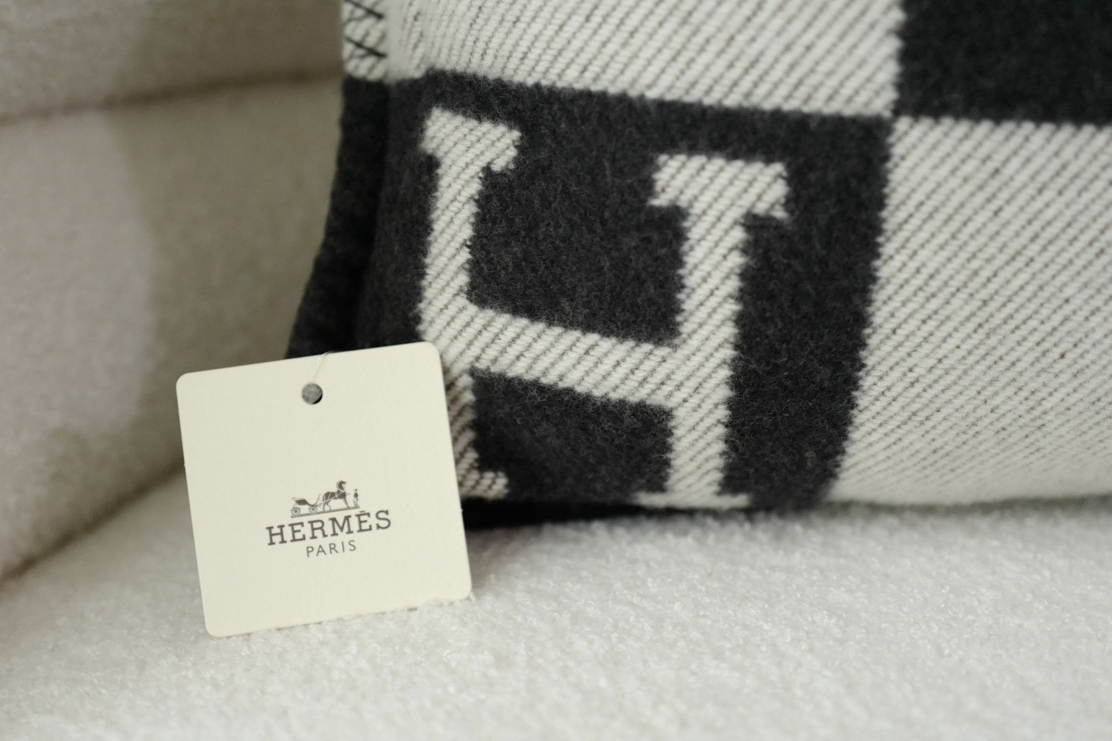 NEW Hermes Avalon Pillow  Small Model Ecru Gris Fonce Jacquard Wool Cashmere