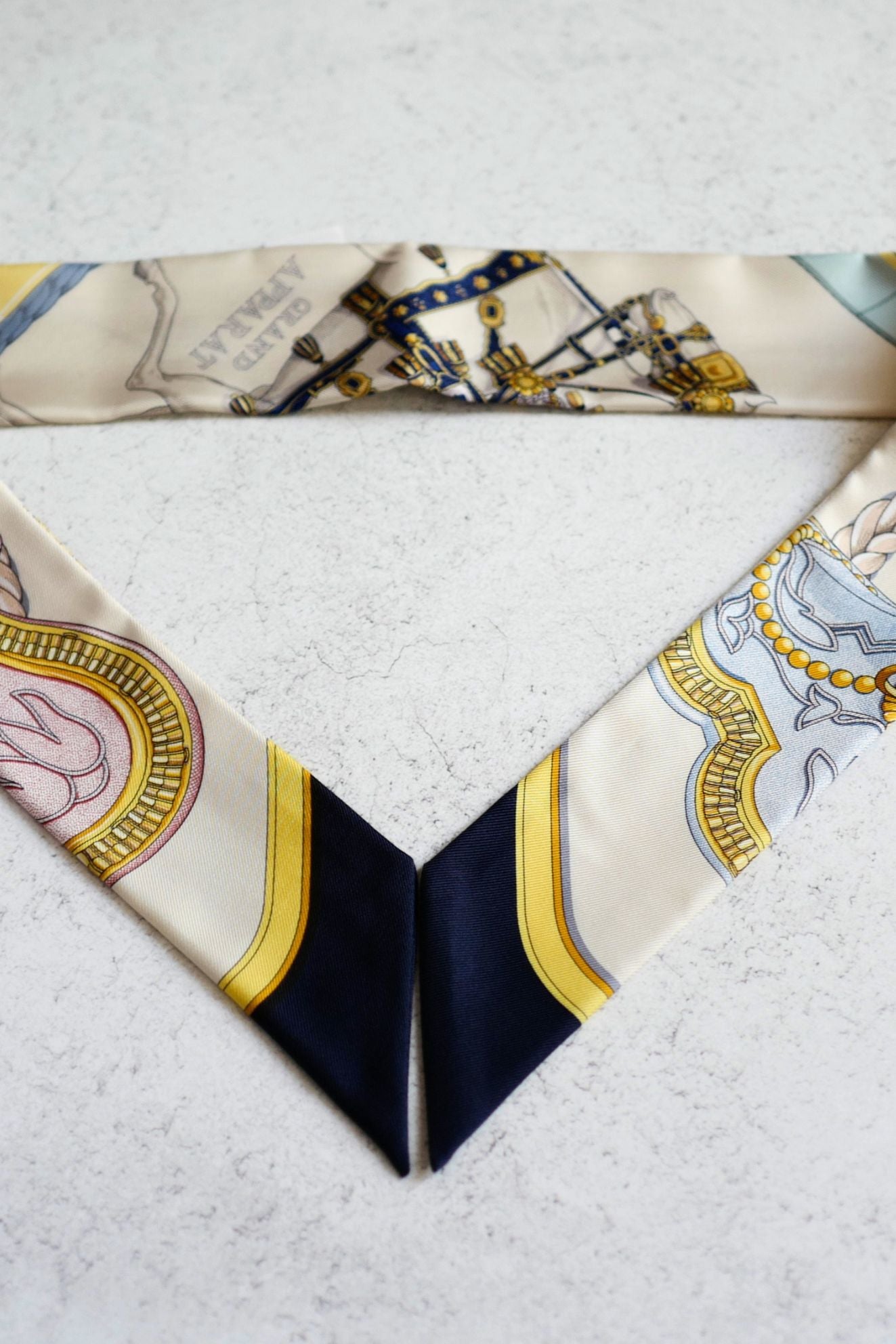 Hermès Twilly Grand Apparat Scarf Ivoire Marine Rose 100% Silk Twill
